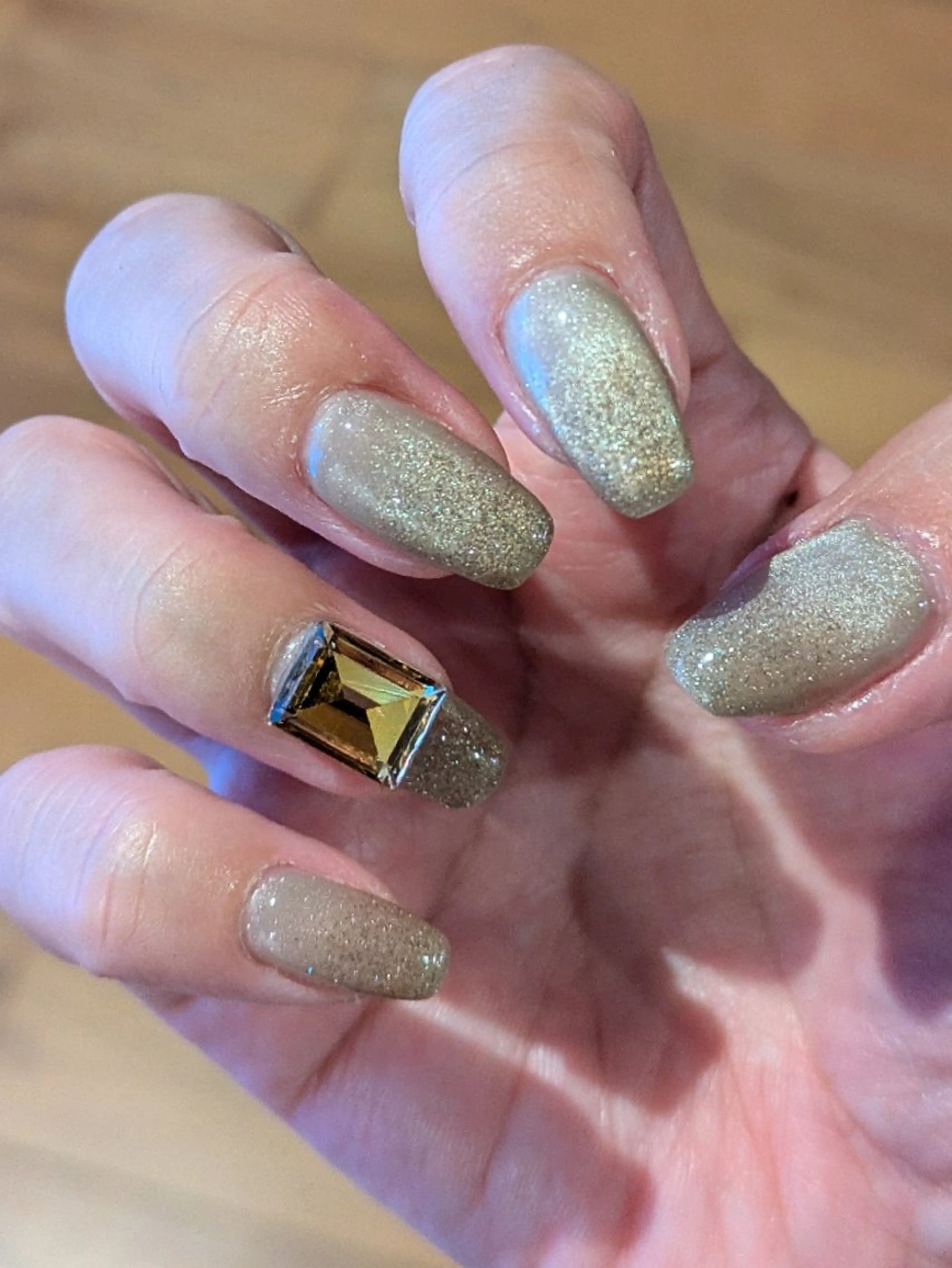 オフ無し ベースカラー有 ラメグラデーションネイルの写真