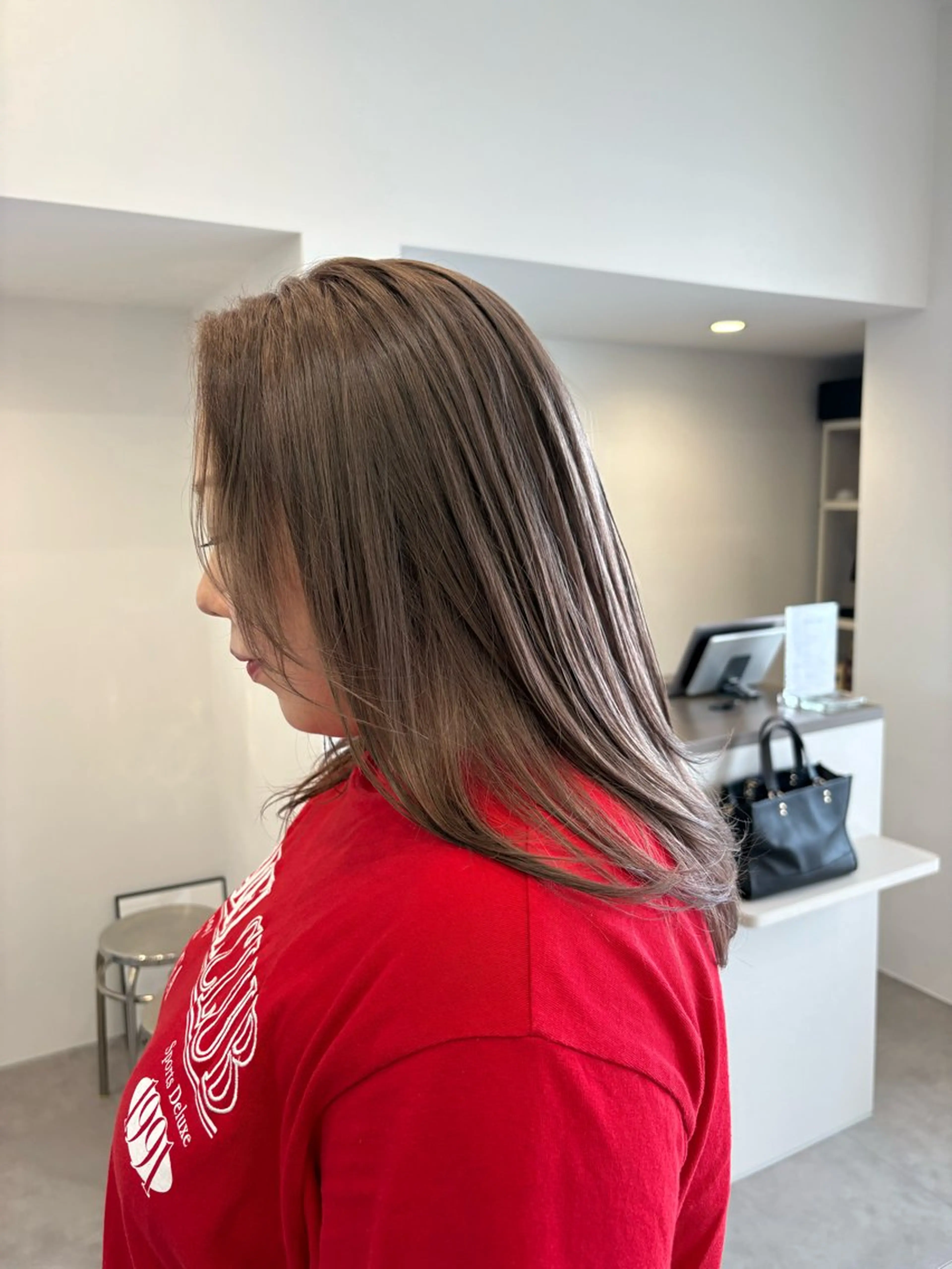 ミディアム カラー YUEN イシイ アミのヘアスタイル