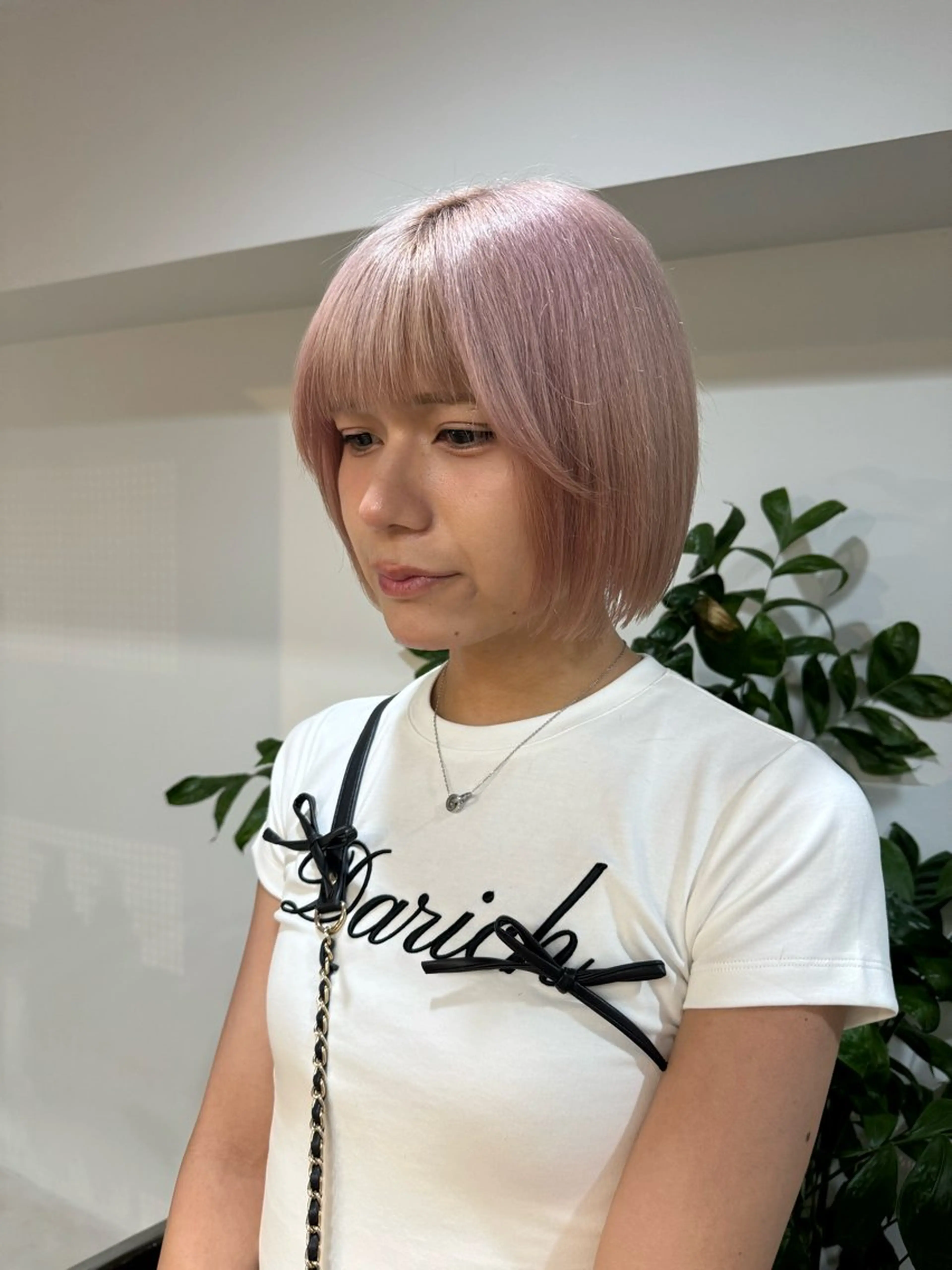 ショート ⭐ハイトーンブリーチ ミルクティーピンクのヘアスタイル