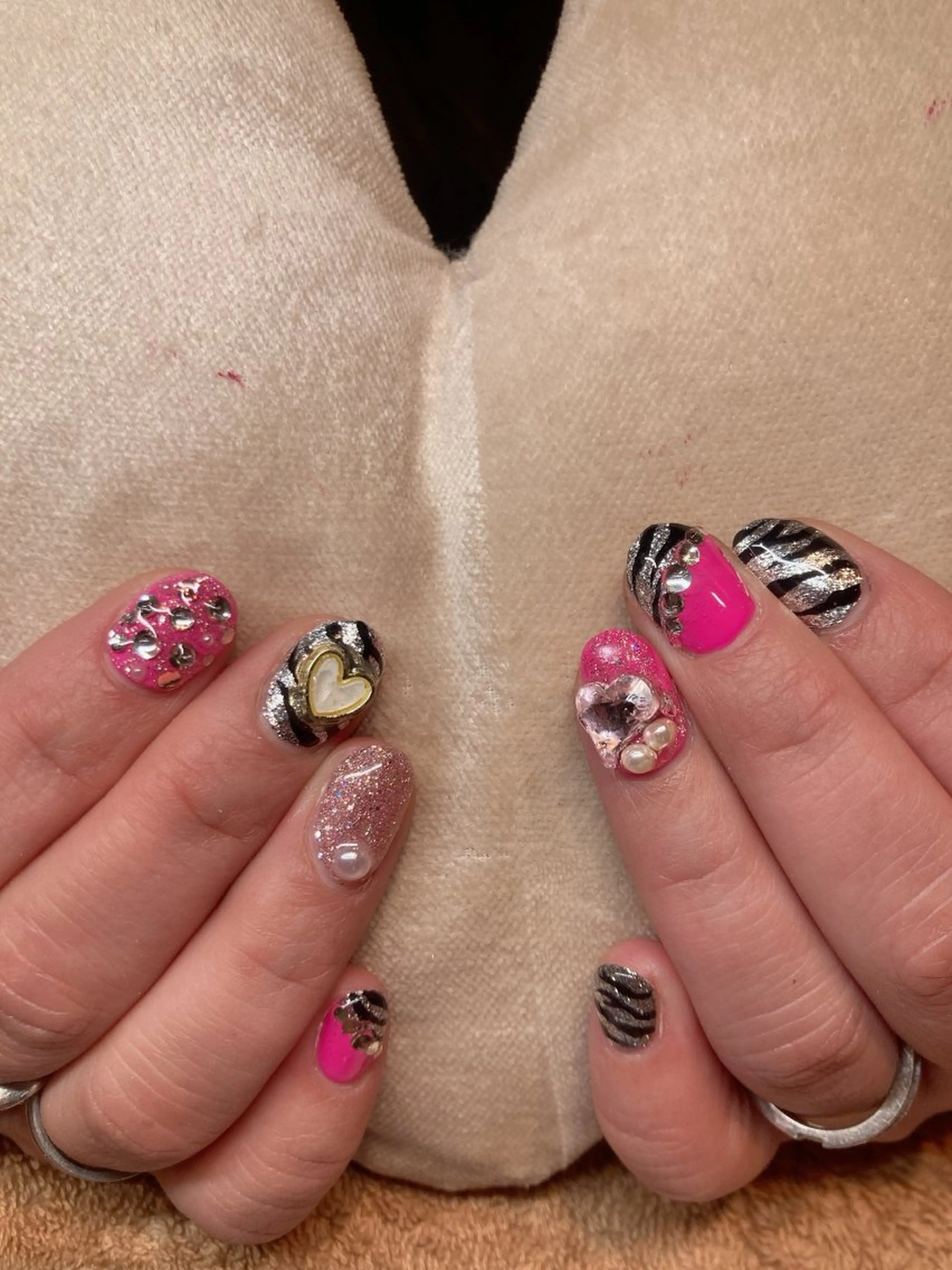 ネイル ECLAT エクラ所属・寺山 千鶴のネイルデザイン