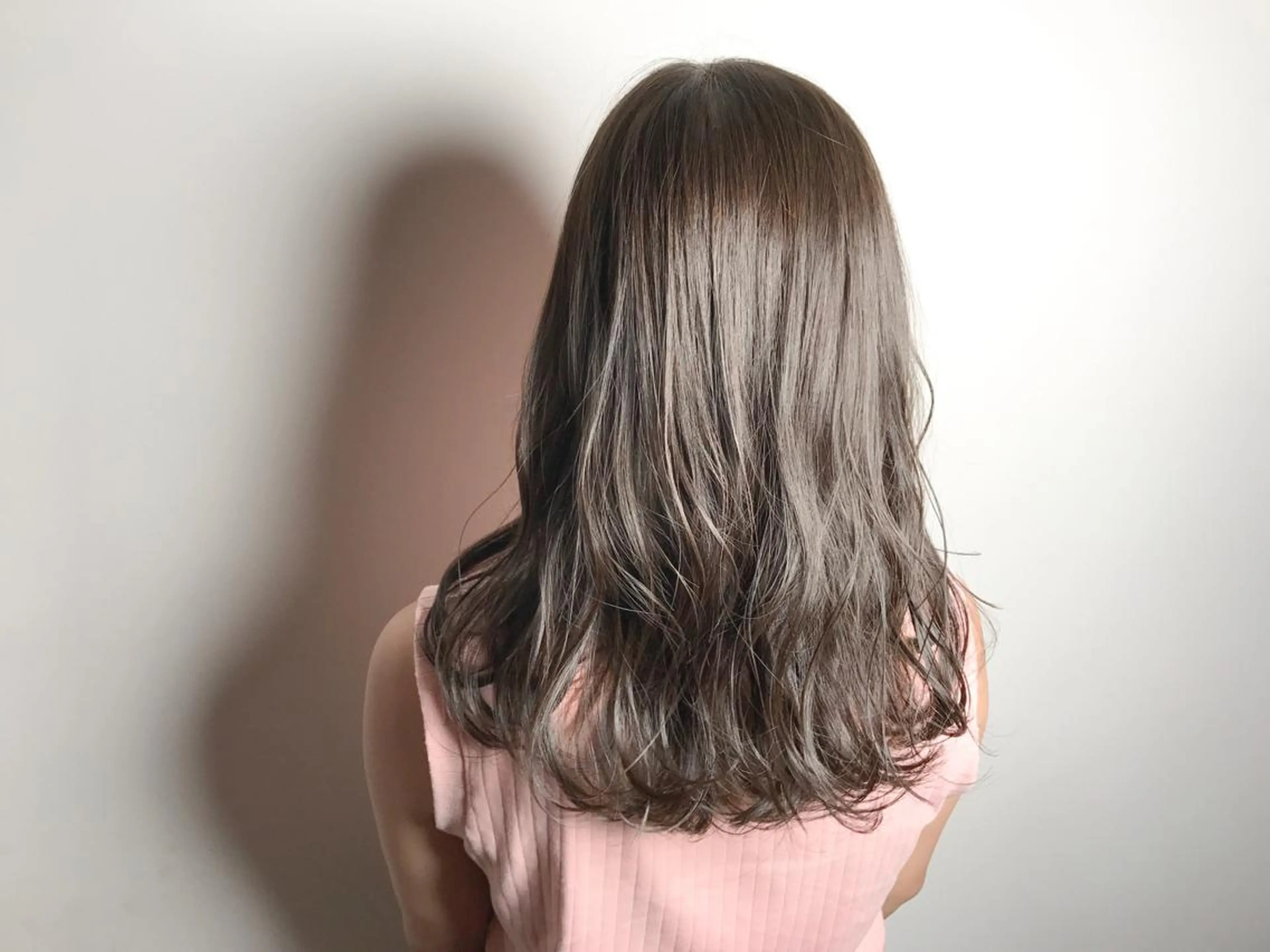 セミロング カラー ショート/レイヤー なら石井知希のヘアスタイル