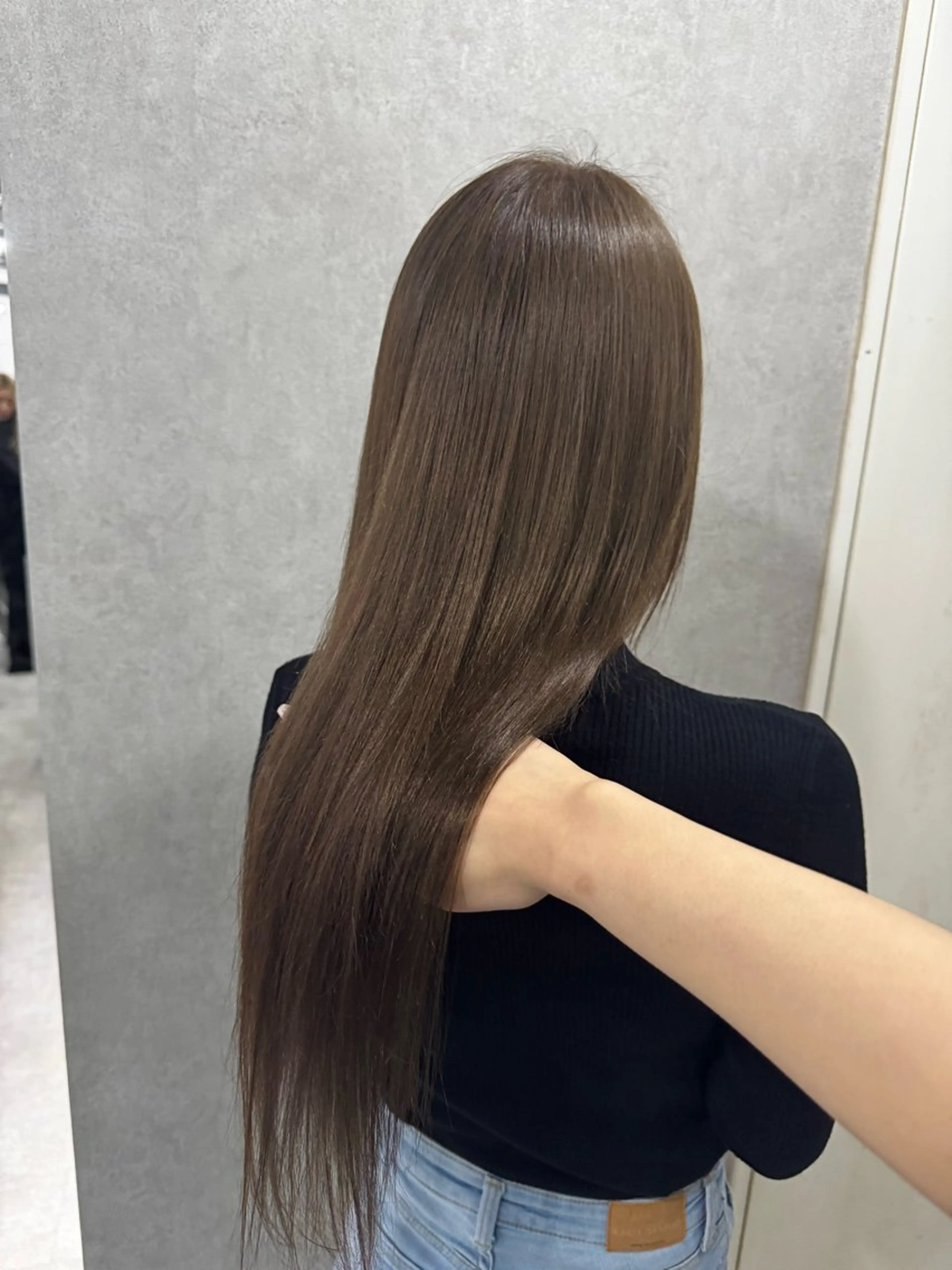 ロング カラー アッシュ アッシュブラウン ベージュカラー 黒髪 ブリーチ カット ヘアカラー トリートメント 赤み無し柔らかカラー 【梅田】madokaのヘアスタイル