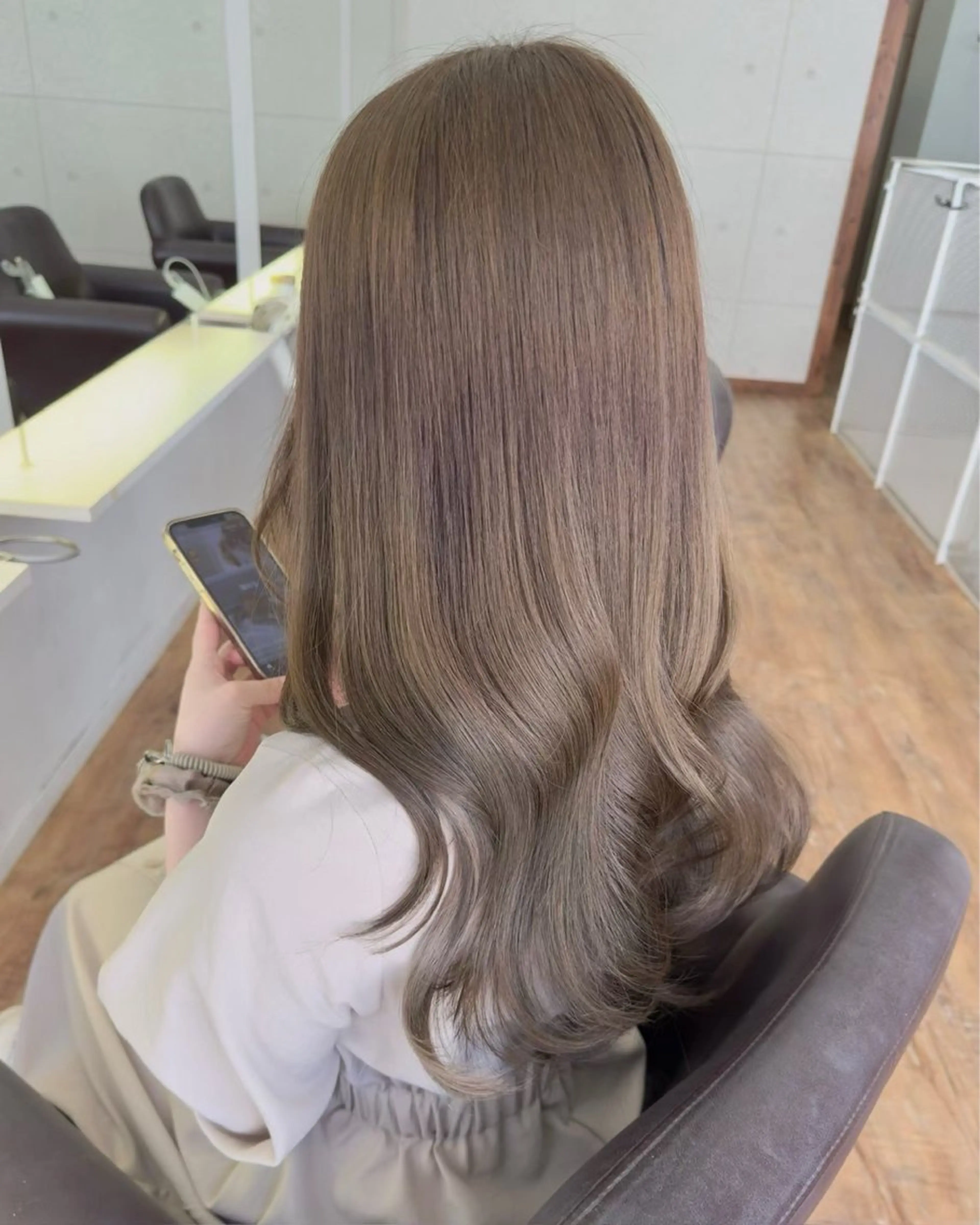 カラー Hip's eyes meiのヘアスタイル