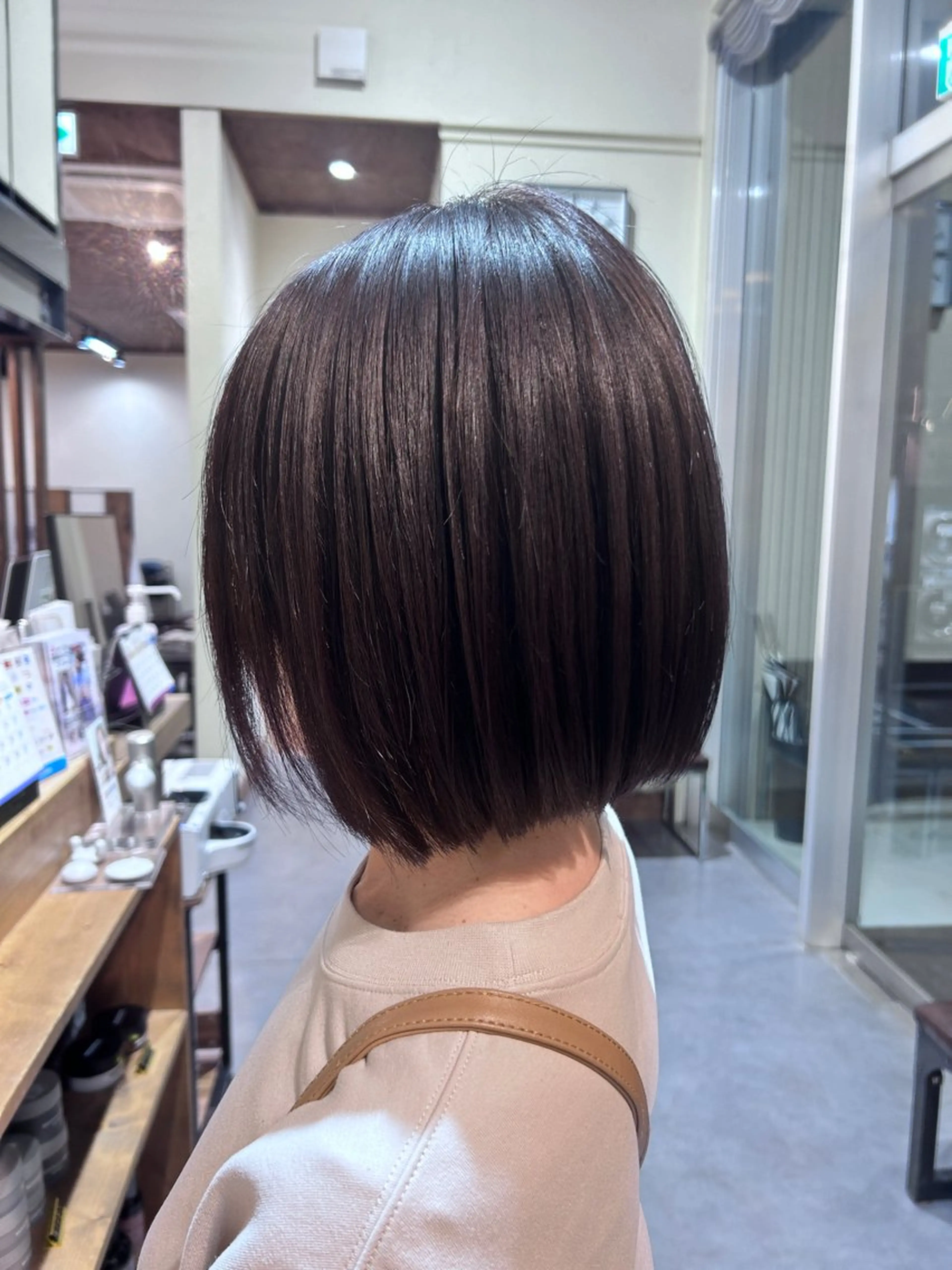 ミディアム ピンクブラウン ボブ 井上 萌のヘアスタイル