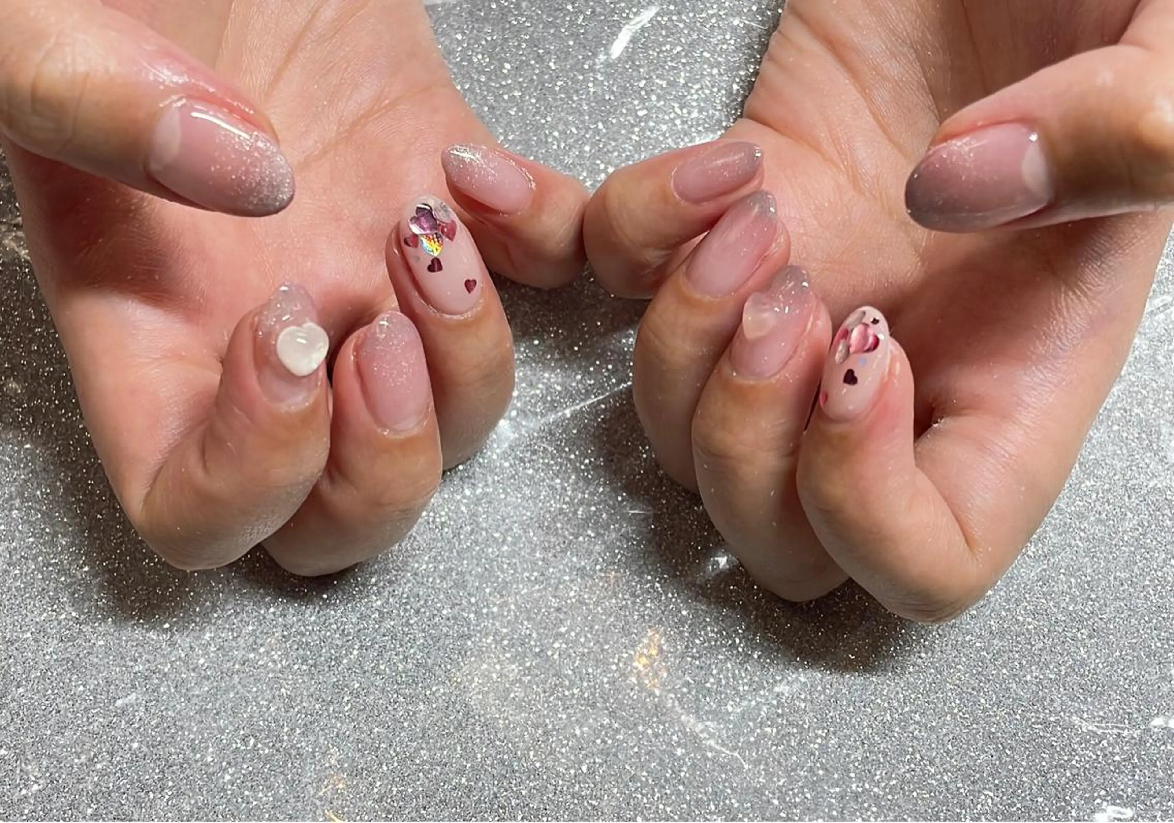 ネイル ハンドネイル VIERU 🌈🎀💖のネイルデザイン
