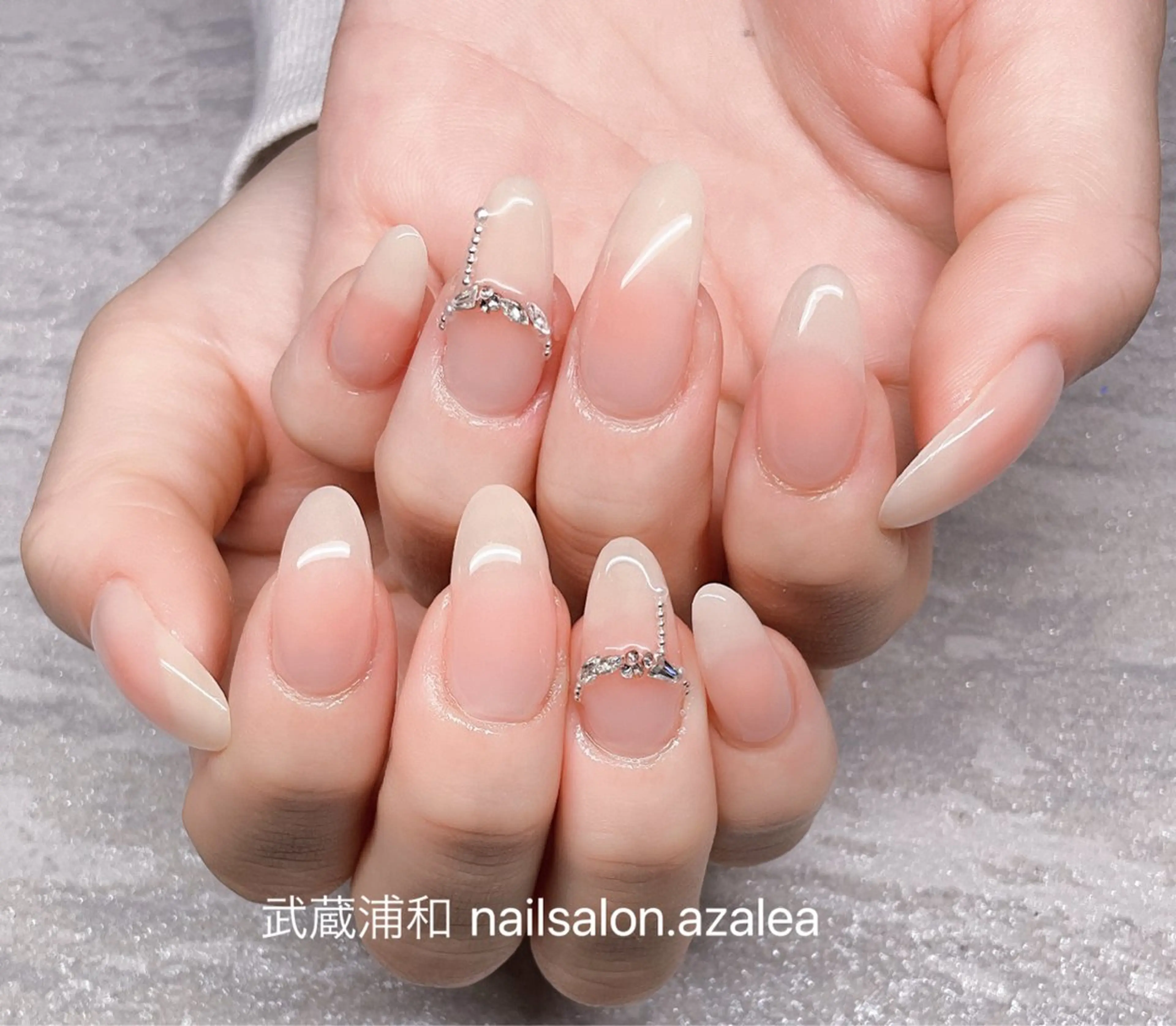 ネイル ハンドネイル R inのネイルデザイン