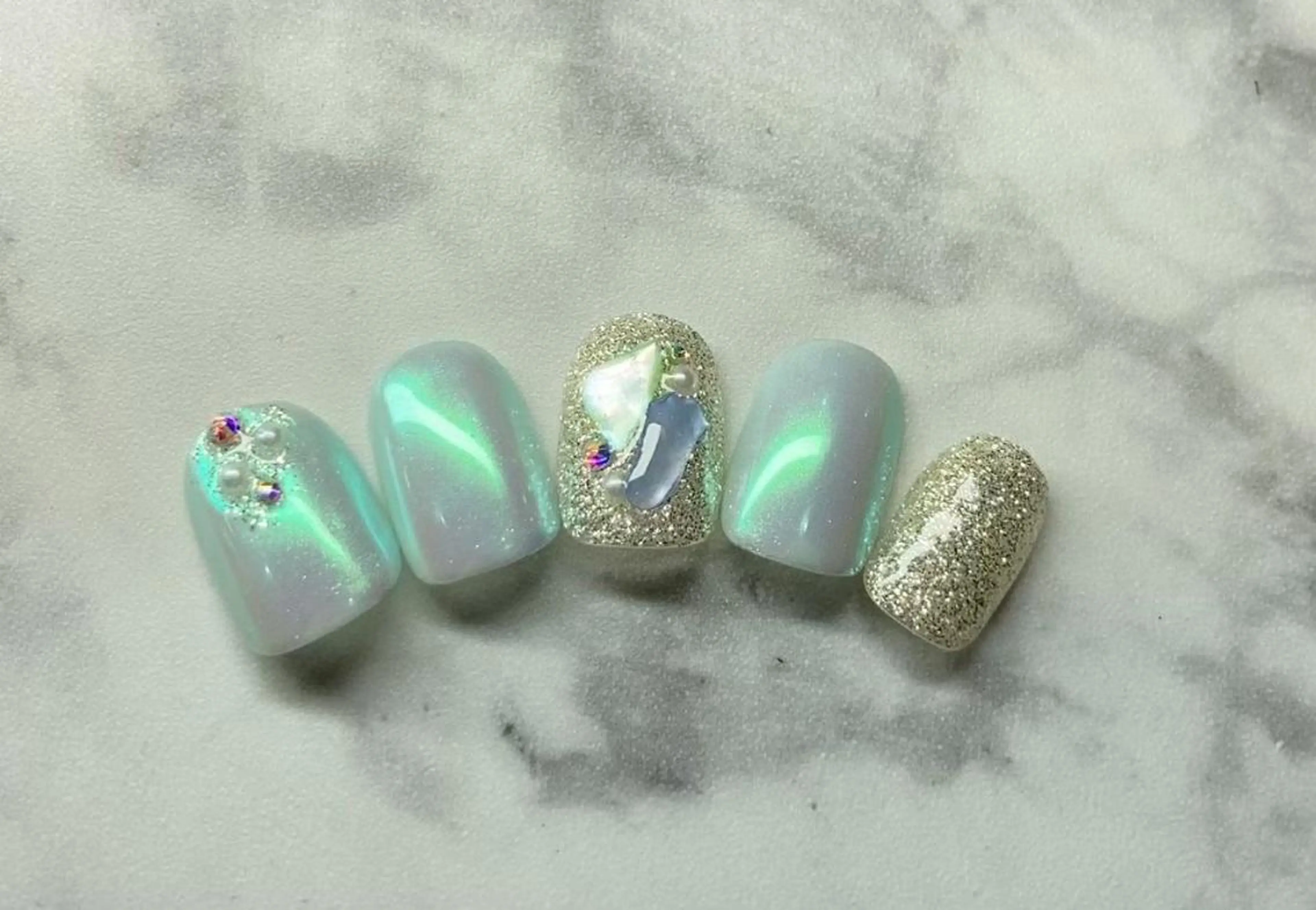 ネイル 長さ出し ジェルネイル 韓国ネイル マグネットネイル ミラーネイル ハンドネイル Nail&eye Belire 新宿のネイルデザイン