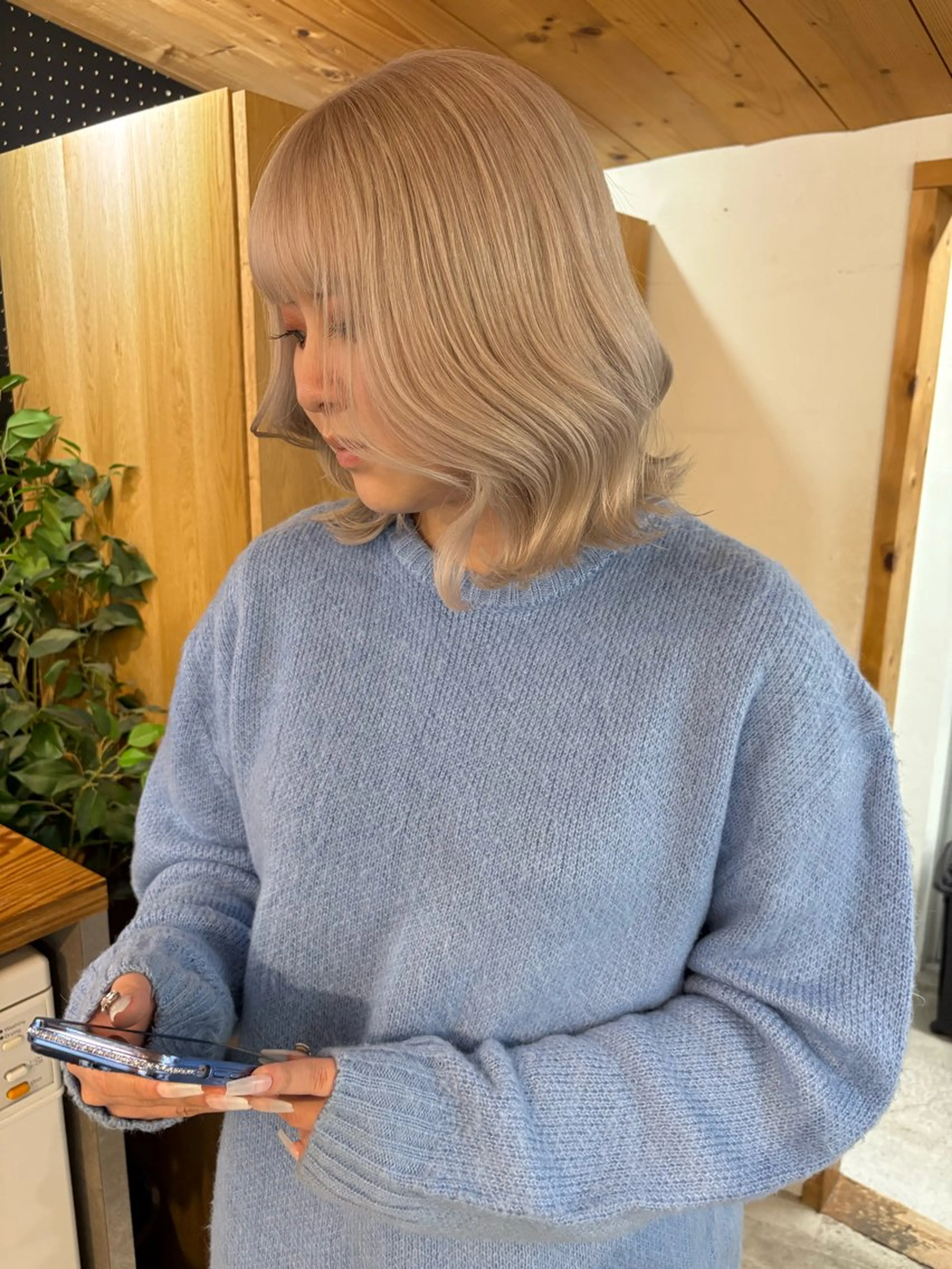 ミディアム カラー ブロンド ホワイトブロンド カット ヘアカラー トリートメント 🧸艶々韓国ヘア 🧁mizunaのヘアスタイル