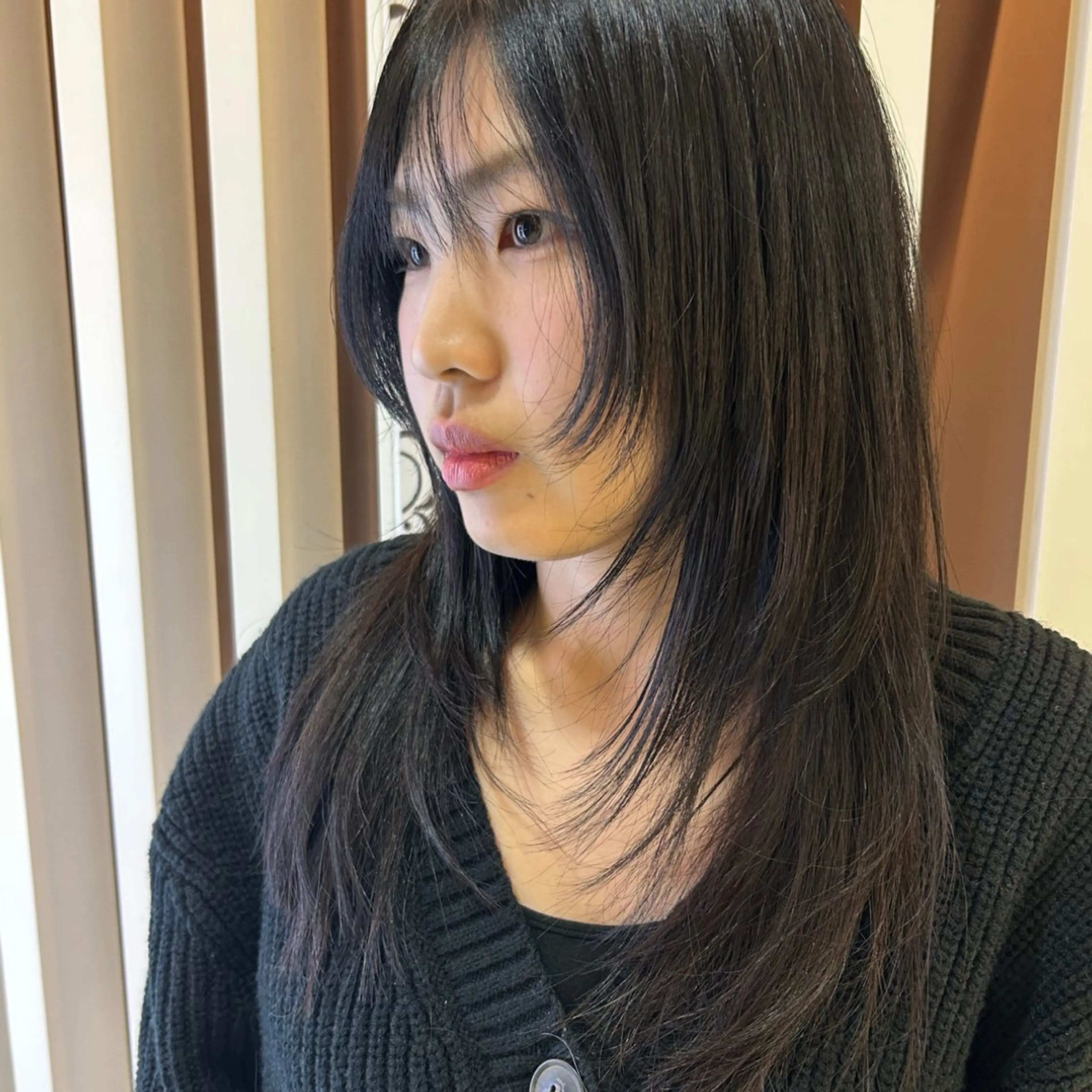 セミロング ハイレイヤー 韓国風ヘア レイヤーカット 外ハネヘア カット balance.三宅 星哉のヘアスタイル