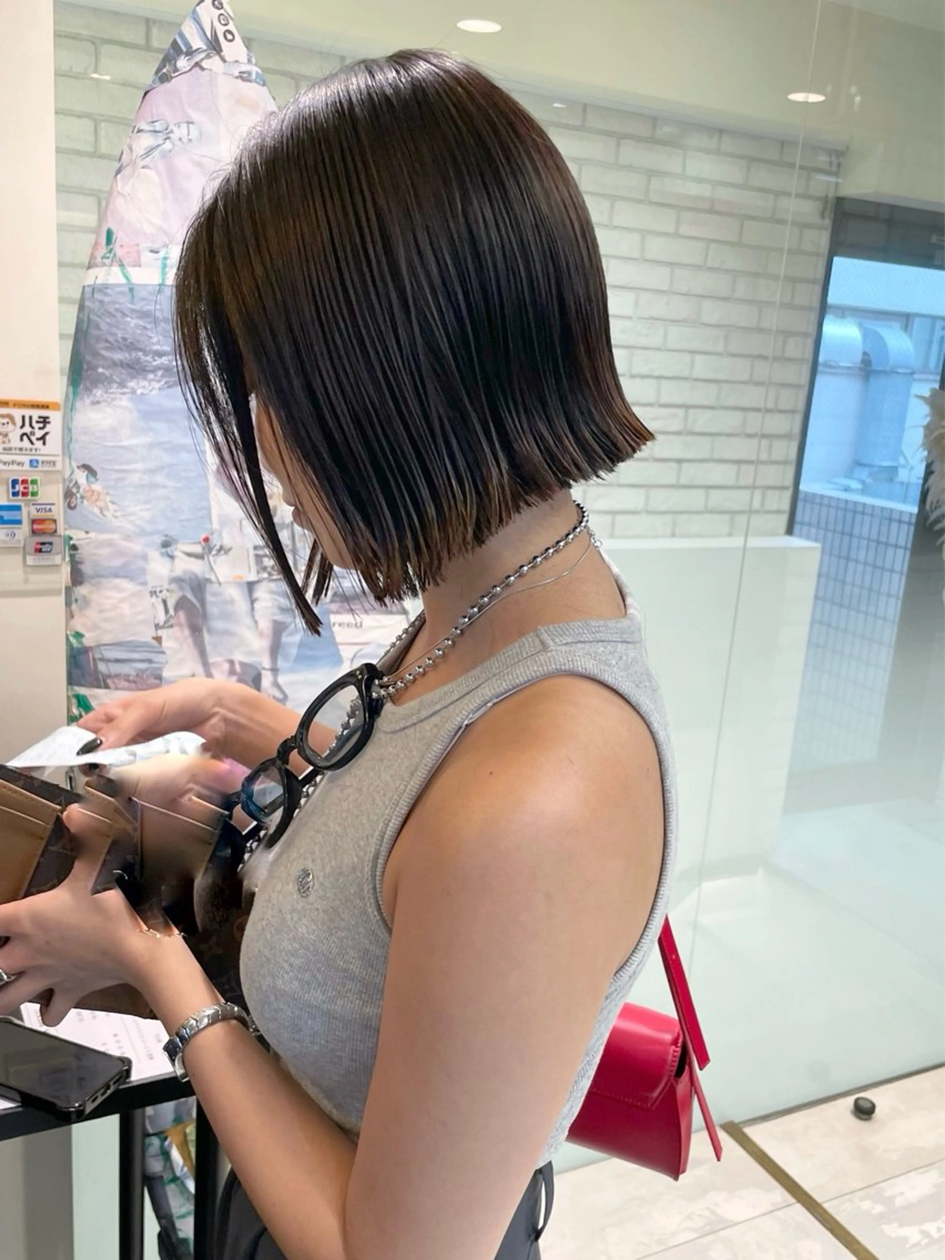 ミディアム 切りっぱなしボブ ワンレンボブ ショートボブ ボブ くびれヘア カット ヘアカラー ボブ/デザインカラー /表参道/新井美有紀のヘアスタイル