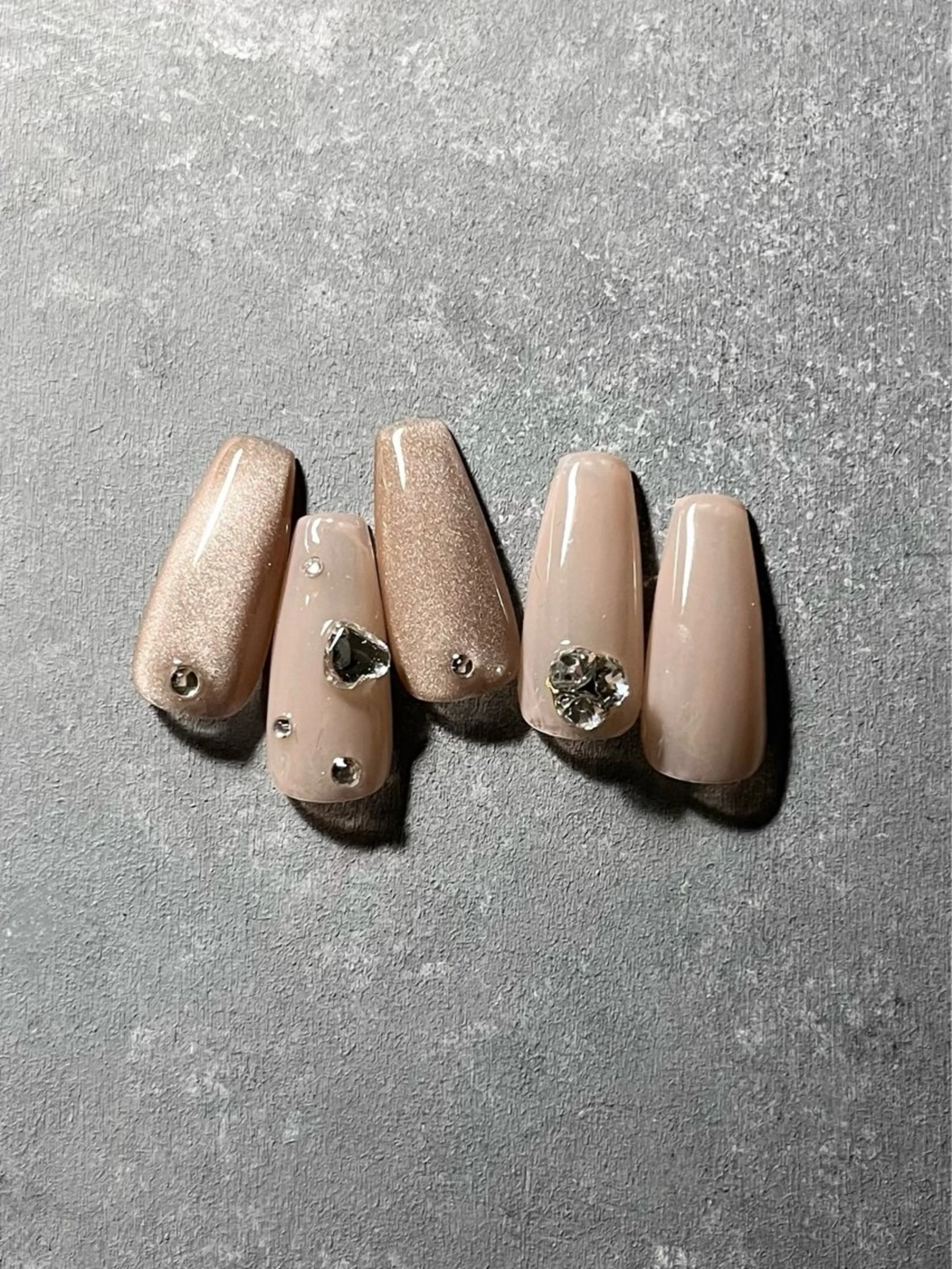 ネイル キラキラネイル マグネットネイル スカルプネイル ワンホンネイル nine.🦋 YUKOのネイルデザイン