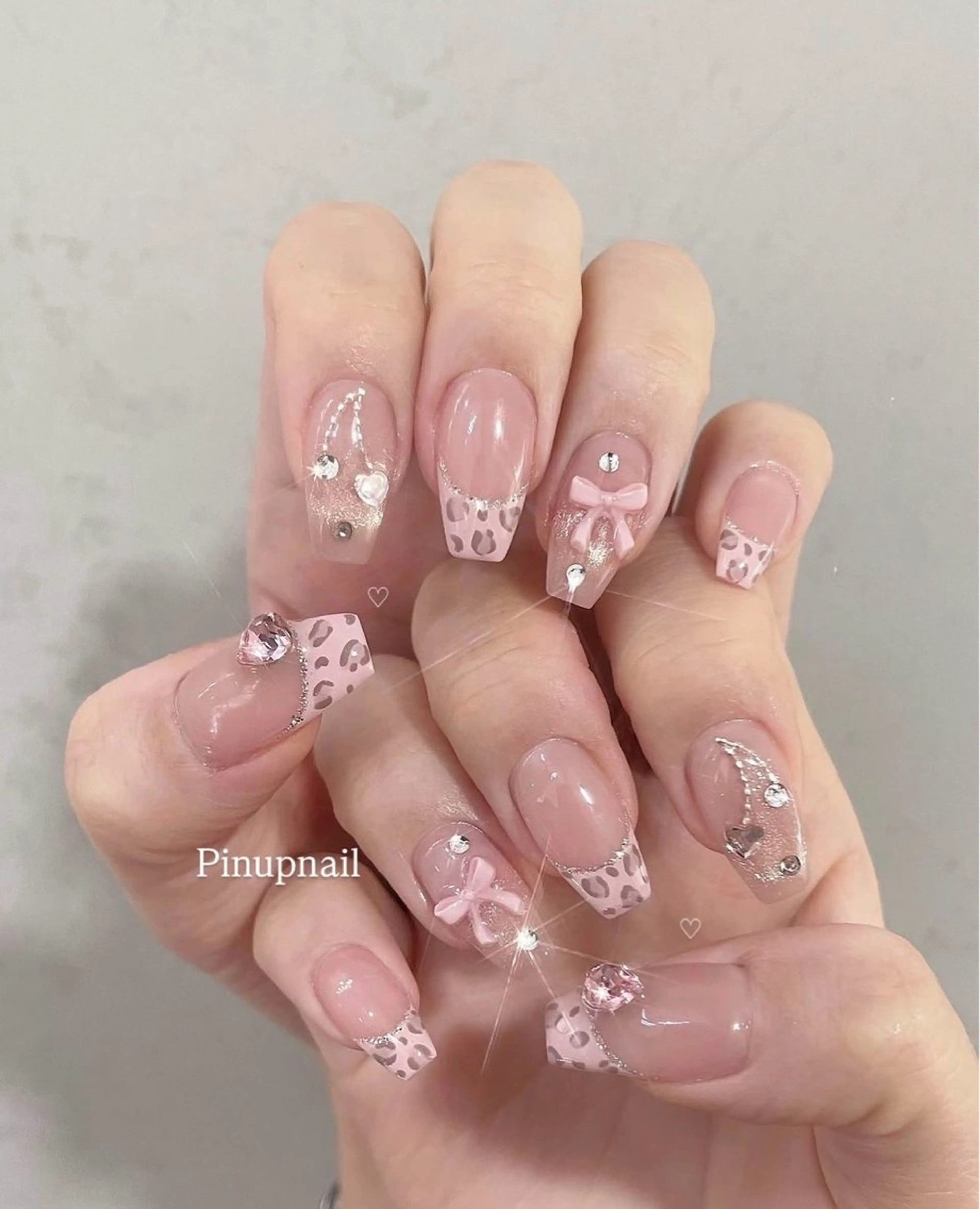ネイル グラデーション ラメ(グリッター) マグネットネイル ミラーネイル ニュアンスネイル ハンドネイル Lumi de nails所属・Lumi de nailsのネイルデザイン