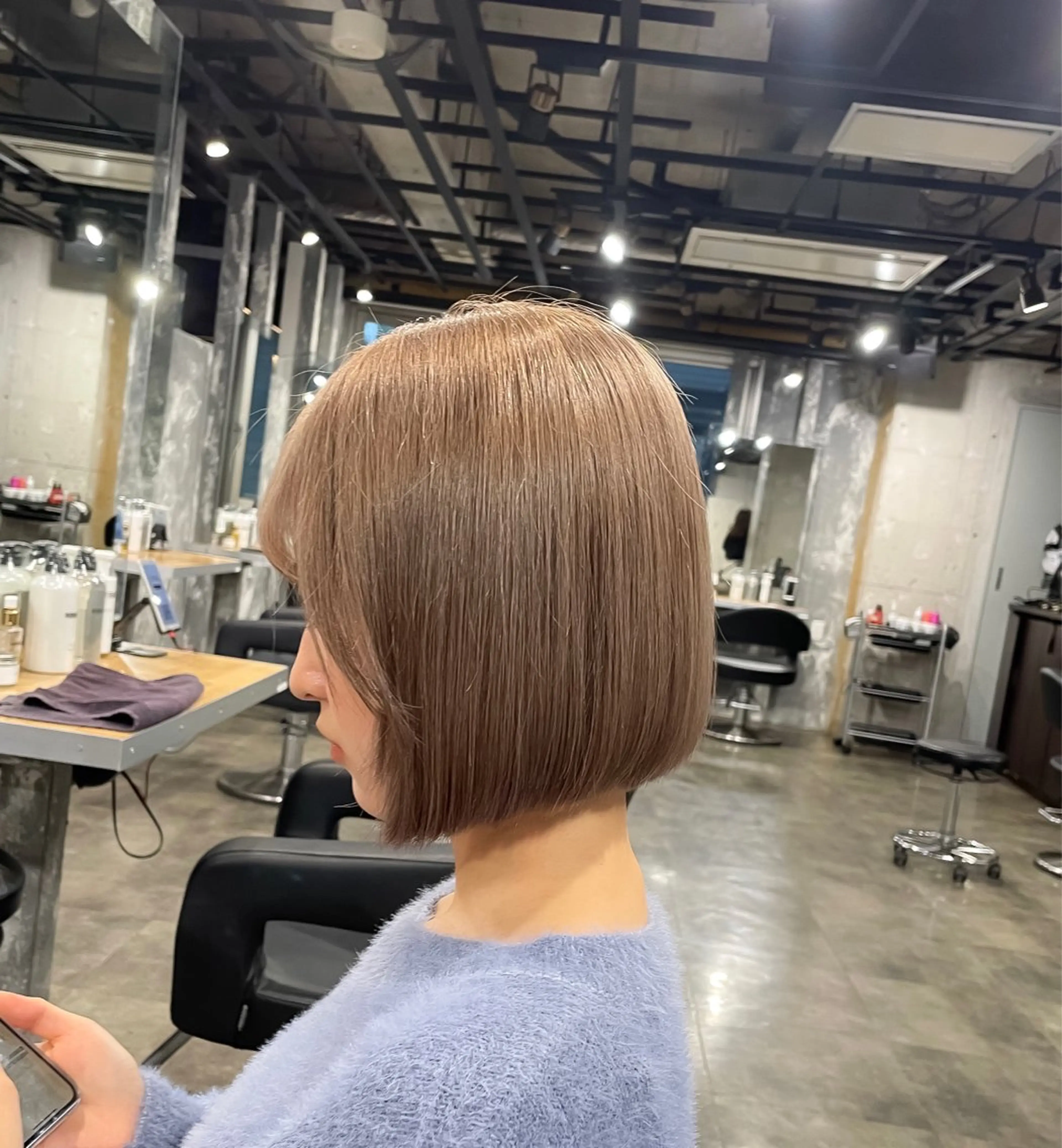ショート カラー 切りっぱなしボブ 前下がりボブ ボブ カット ヘアカラー トリートメント ヘアセット 🫧ハイトーン🫧 TOPstylistのヘアスタイル