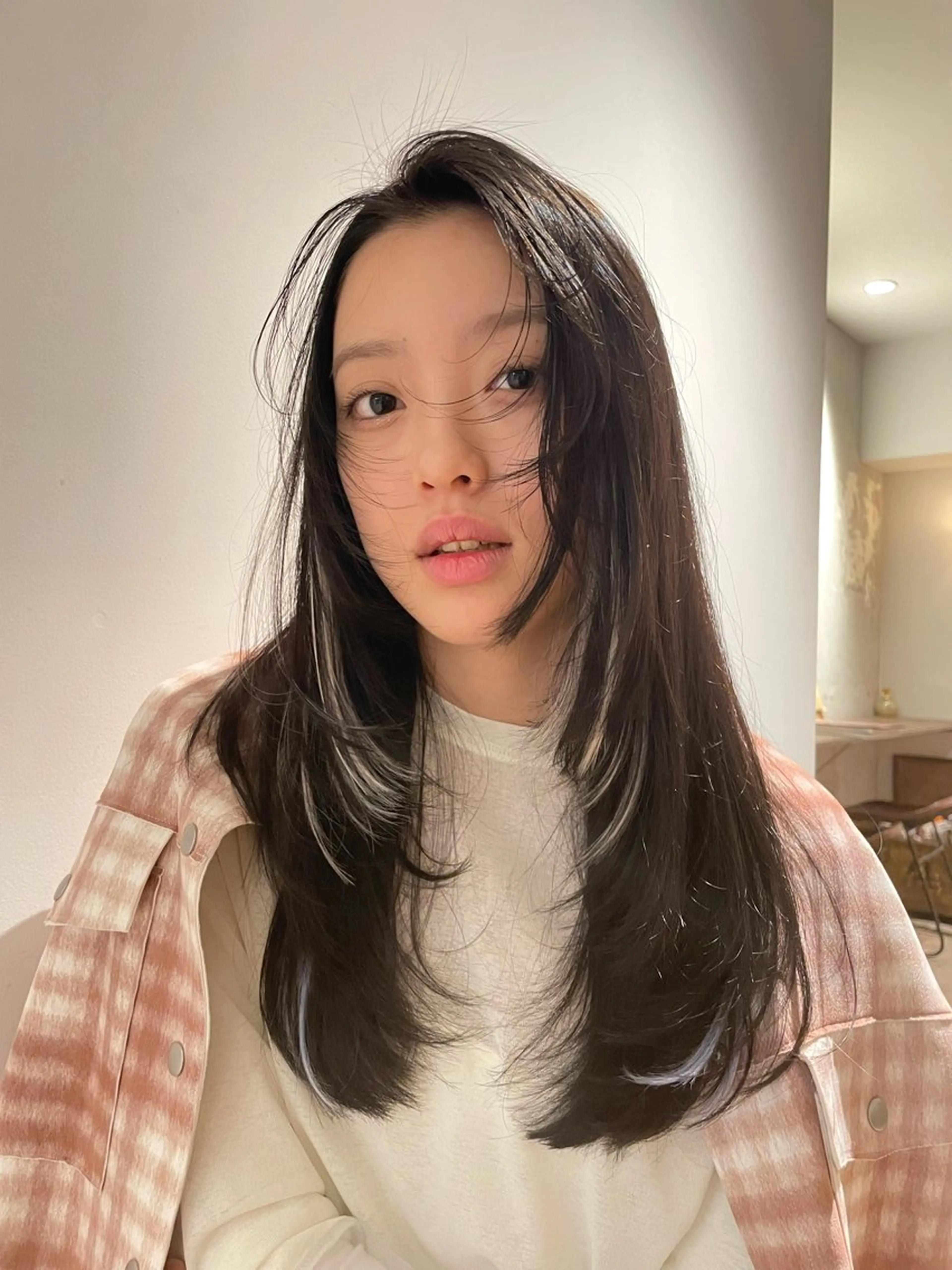 ロング カラー 🤍透明感カラー/ レイヤー/SUのヘアスタイル