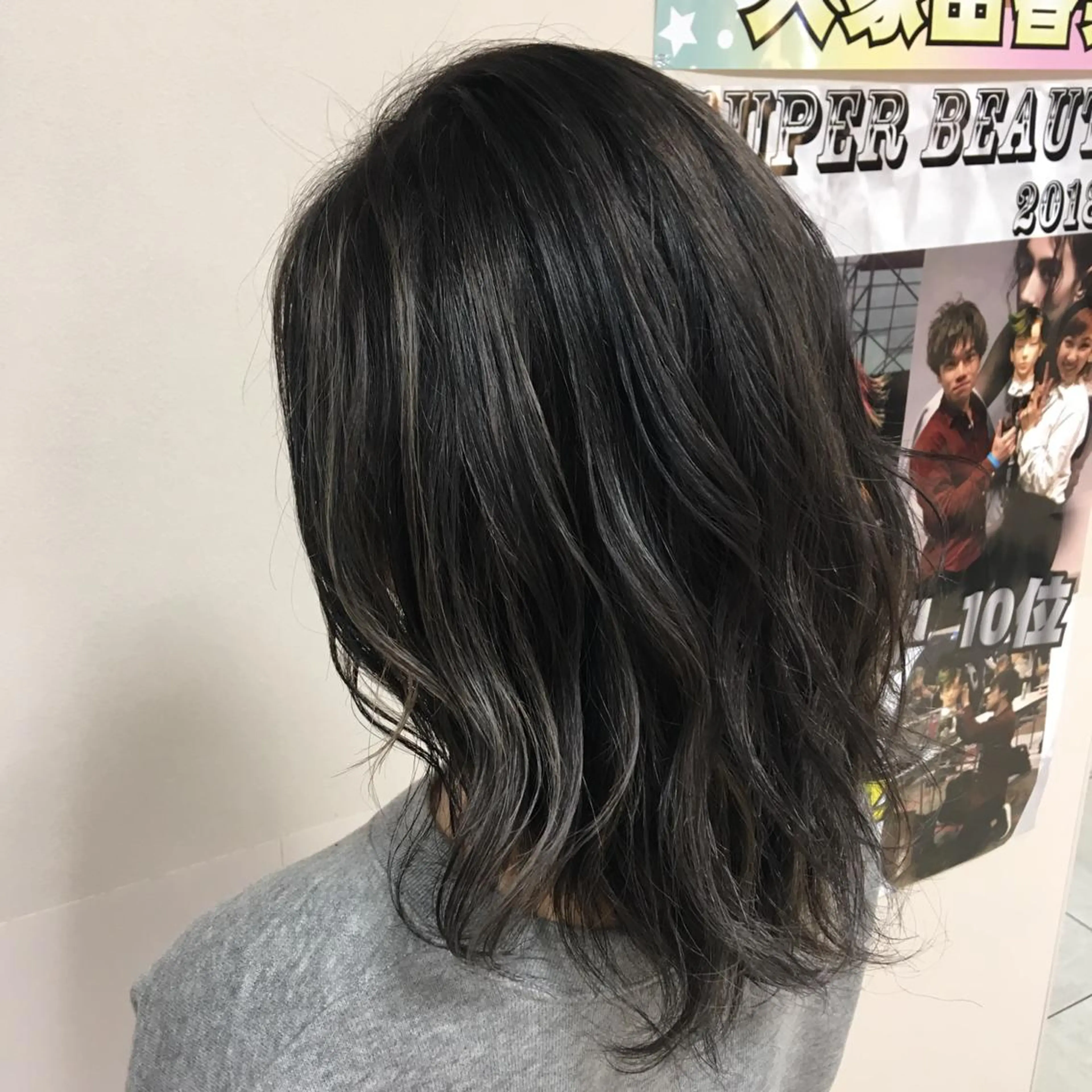 ミディアム カラー ヘアアレンジ ヘアカラー トリートメント 【Sweep】おじま のぞみのヘアスタイル