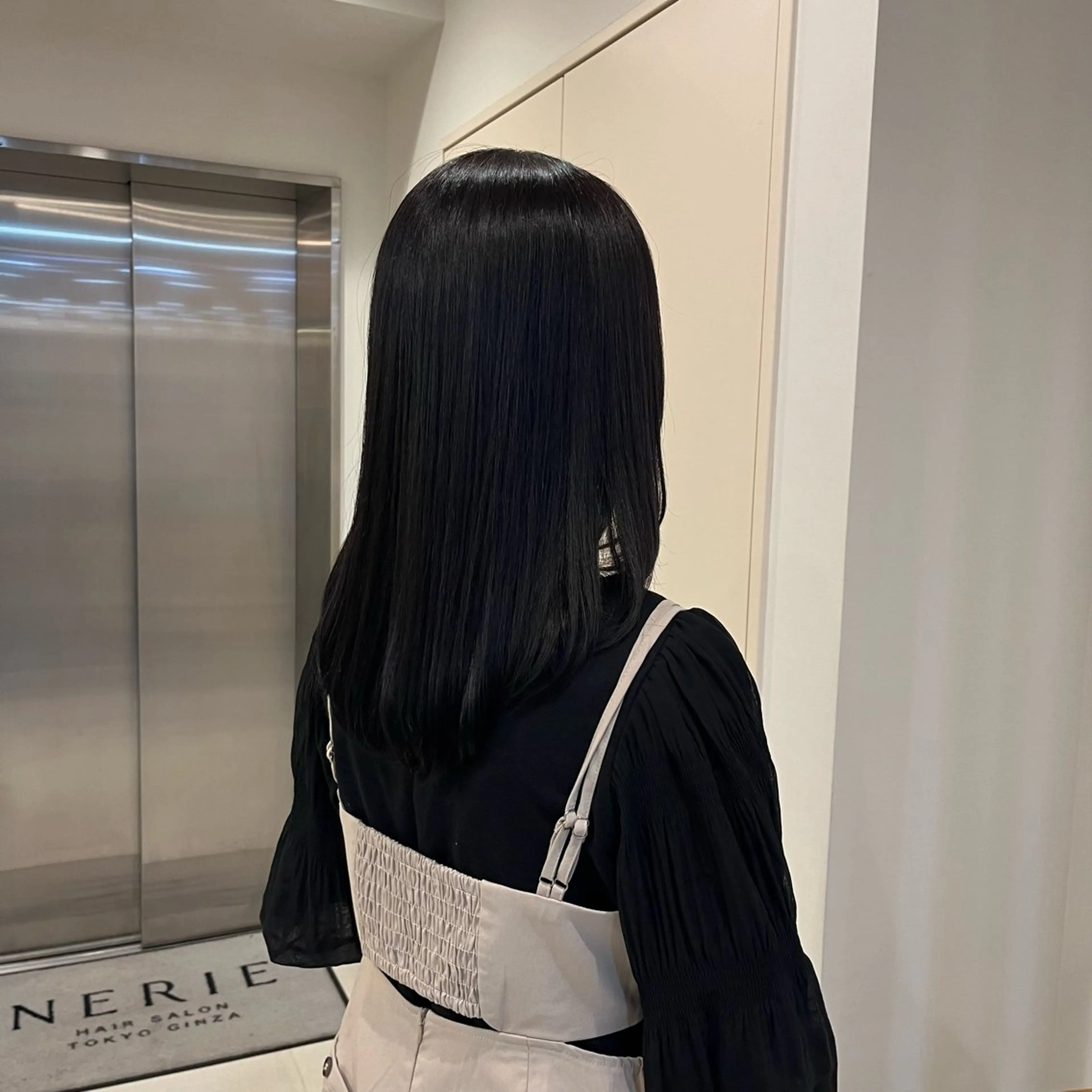 セミロング 冨井 ほのかのヘアスタイル