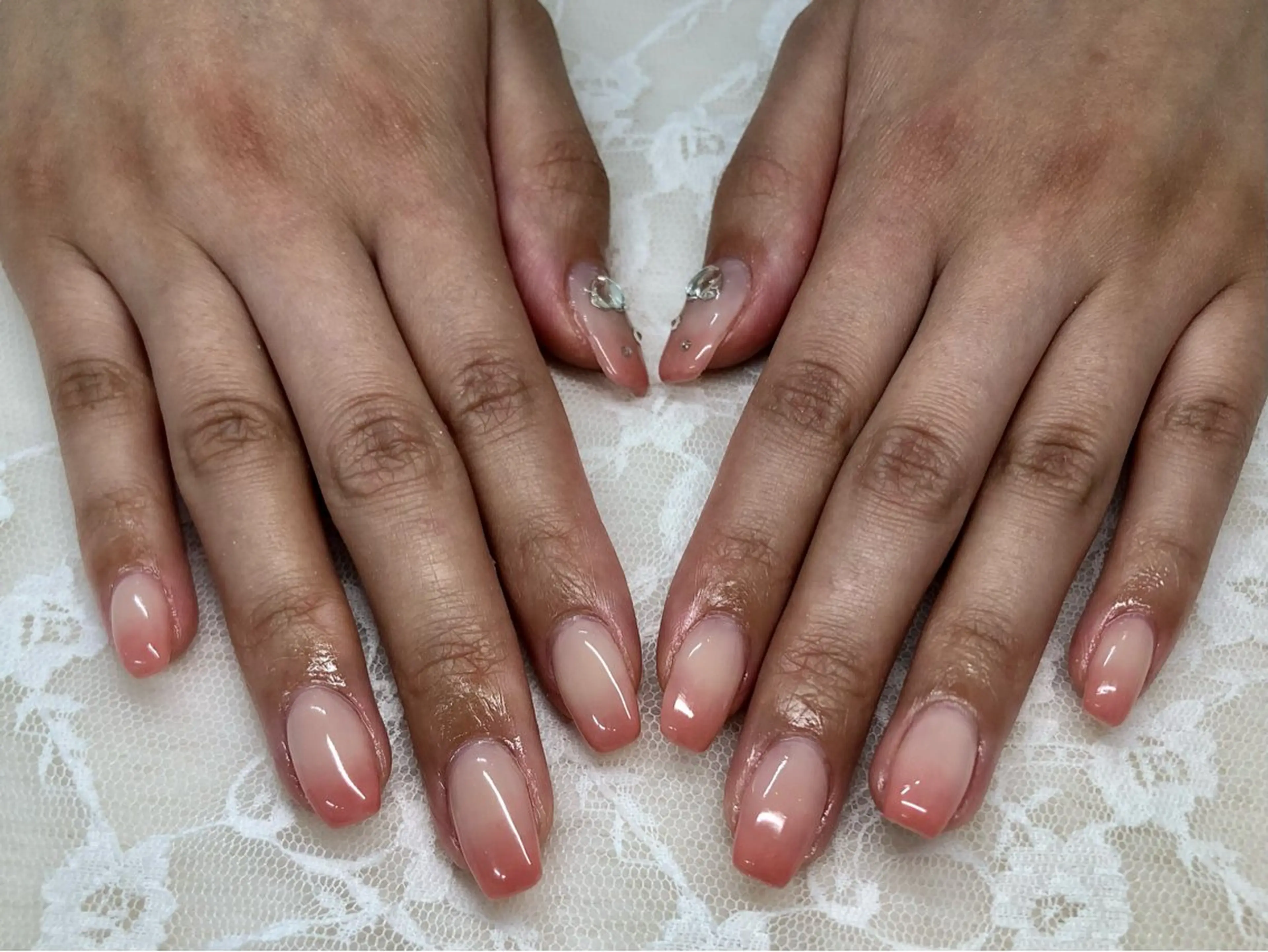 ネイル グラデーション ピンク ハンドネイル ハンドケア 心斎橋Salon Epokkuのネイルデザイン