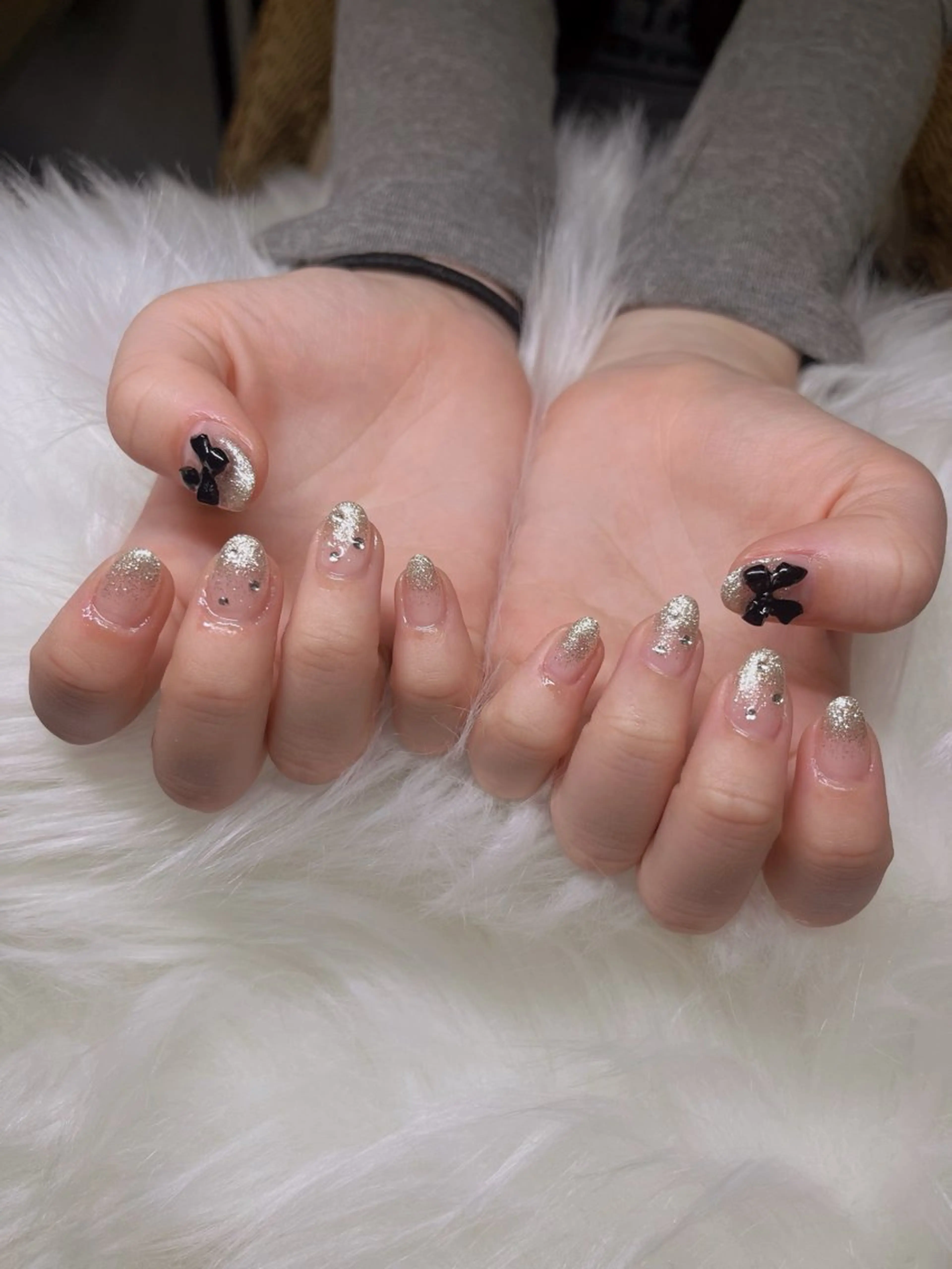 ネイル リボン シルバー ハンドネイル arl nail💅yuriのネイルデザイン