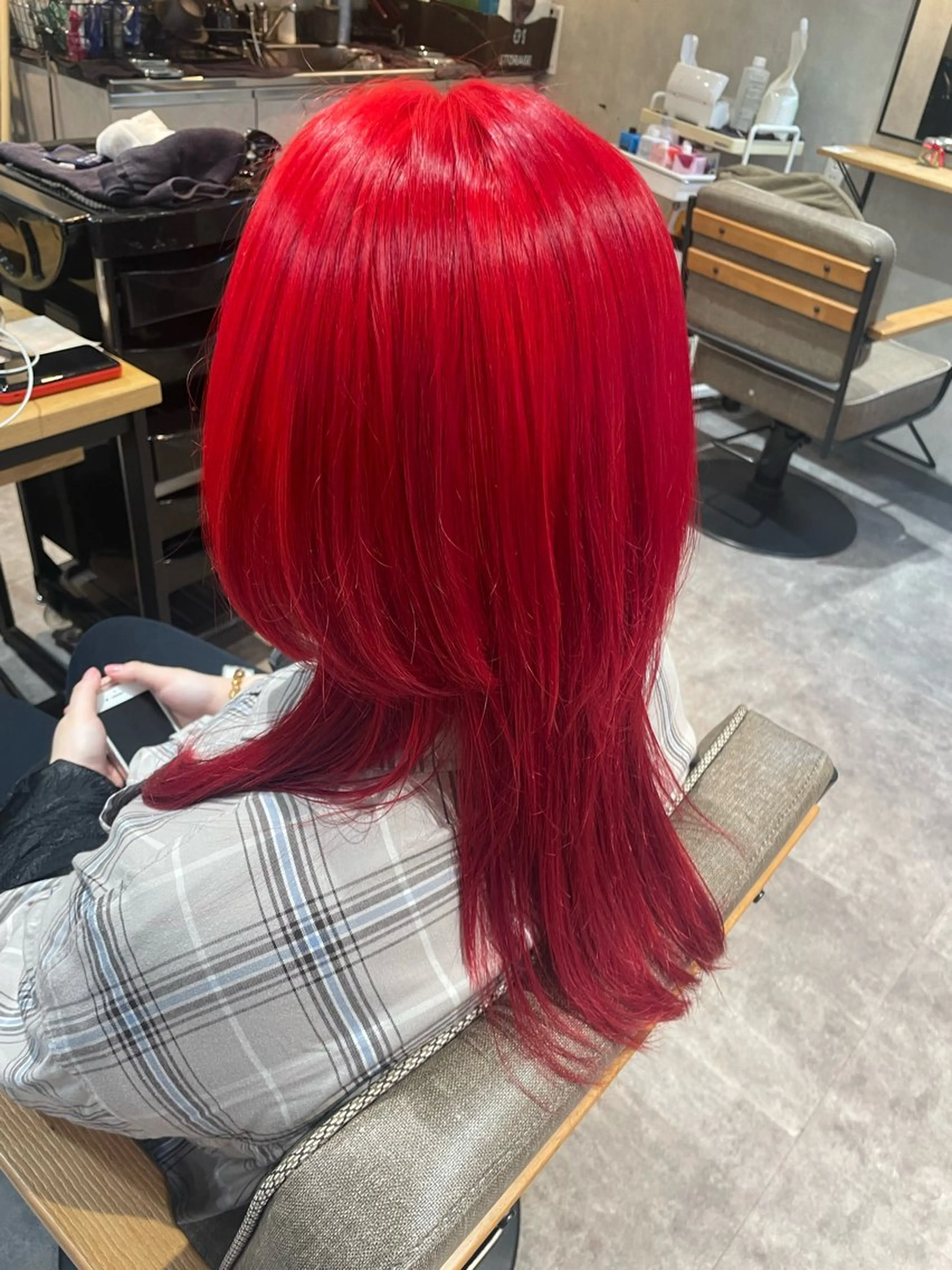 ロング カラー レッドカラー 大久保 佳奈のヘアスタイル