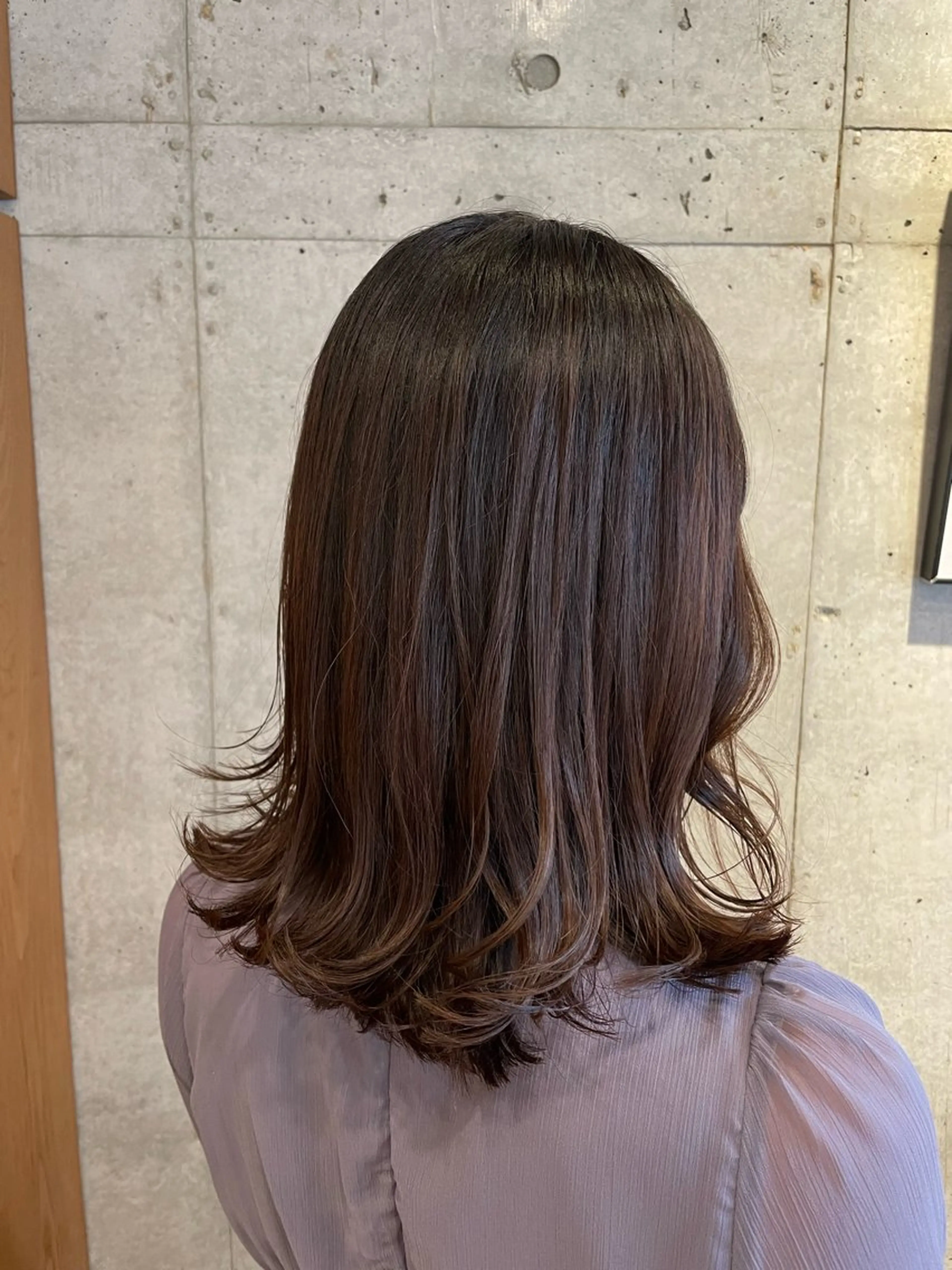 ミディアム CRESCENDO 山本樹カットカラーのヘアスタイル
