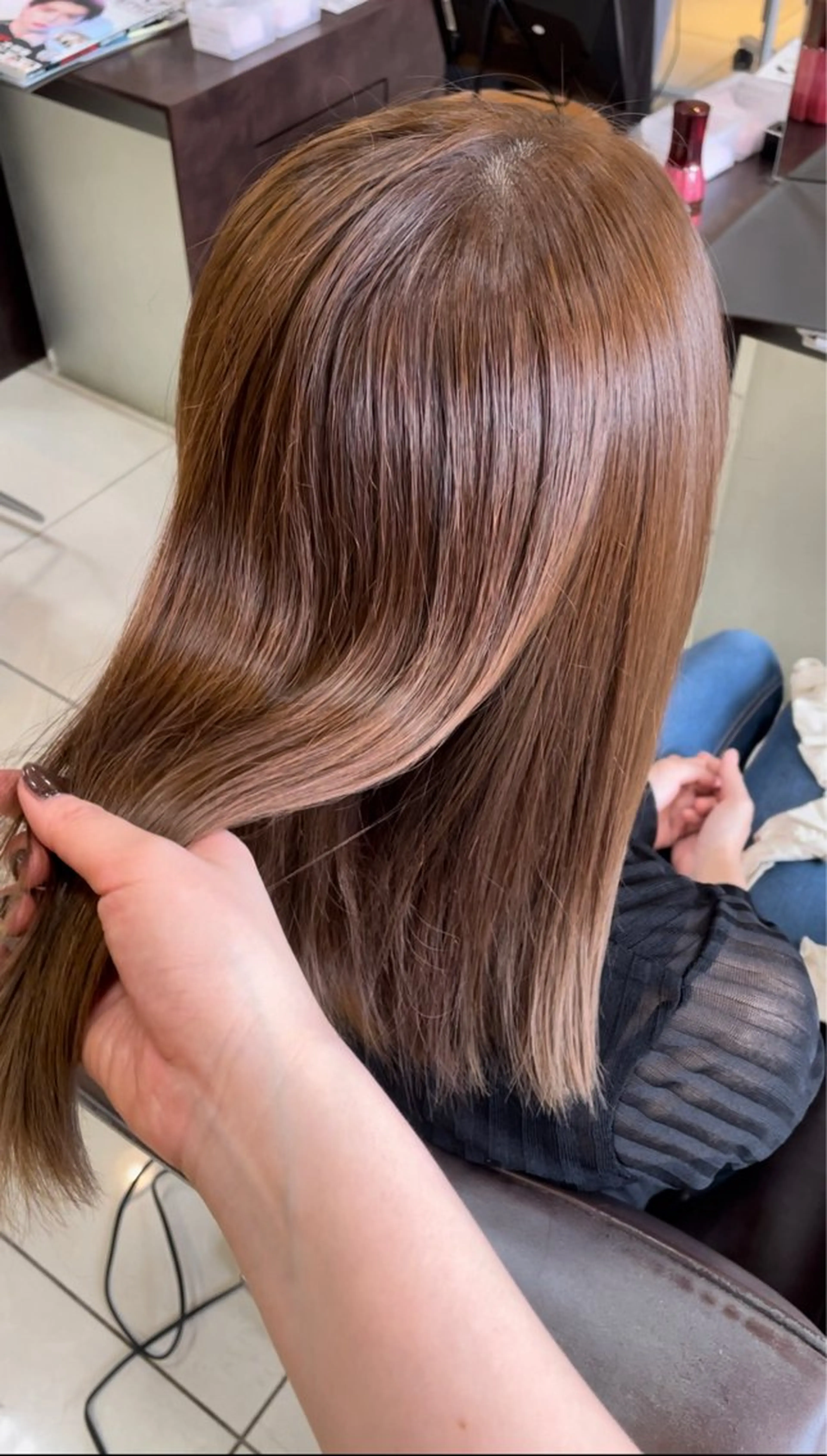 セミロング カラー ヘアカラー 🤎韓国ヘア ベージュ まゆか🤎のヘアスタイル