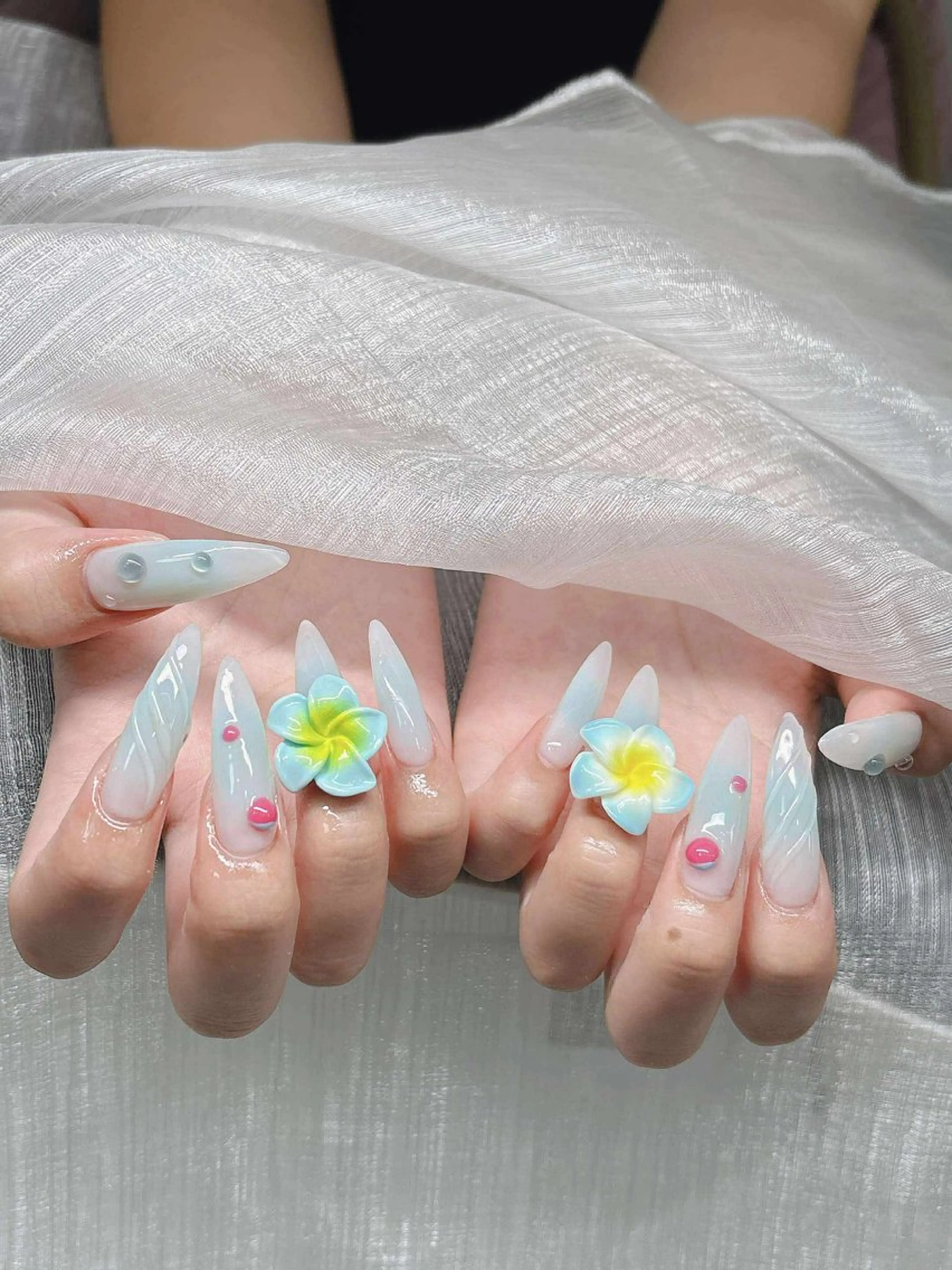 ネイル 長さ出し グラデーション 卒業式 キラキラネイル マグネットネイル ハンドネイル Lee Nailsのネイルデザイン