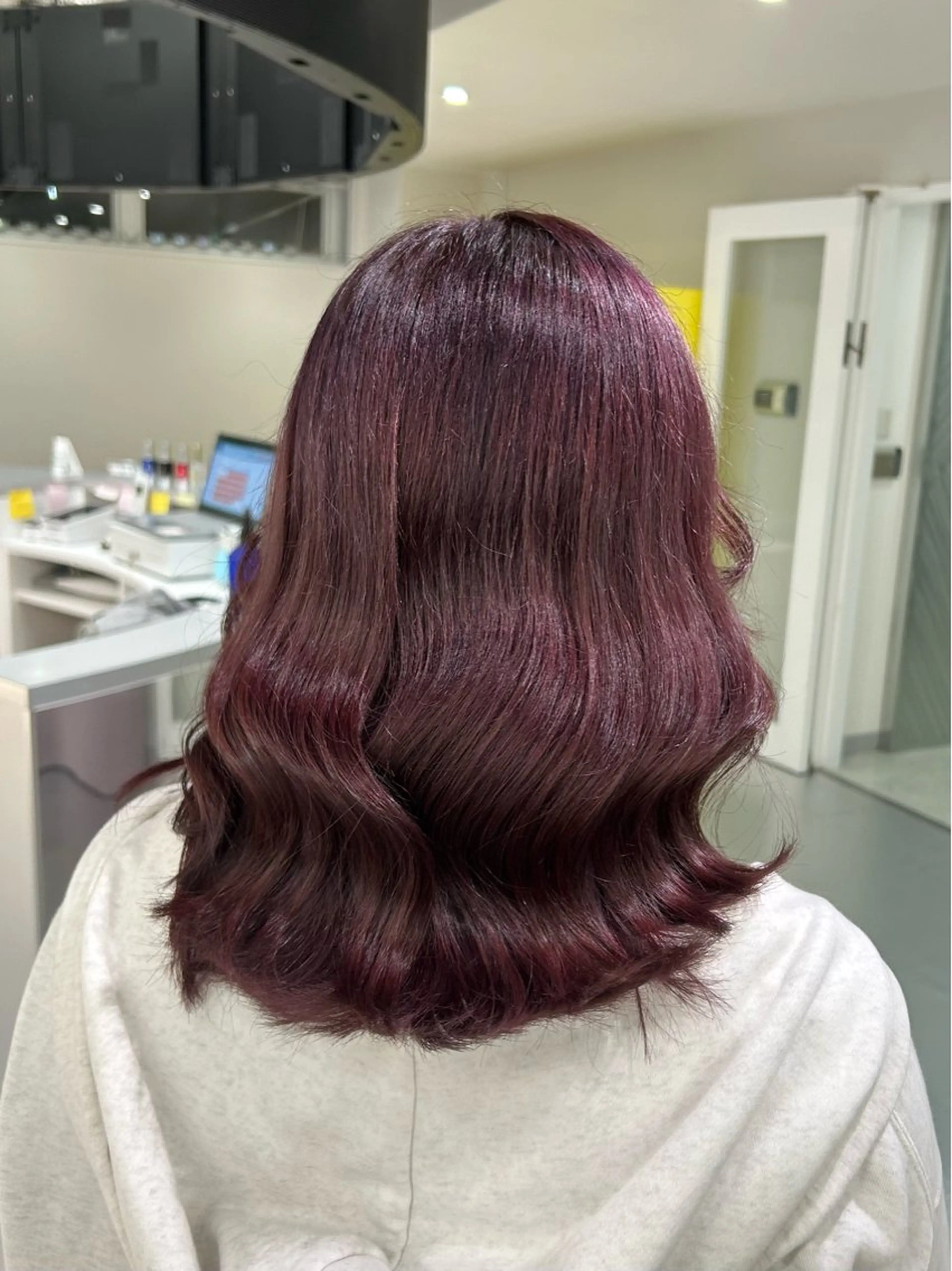 セミロング カラー ラベンダーカラー Xena ria 衣織/ブリーチカラーのヘアスタイル