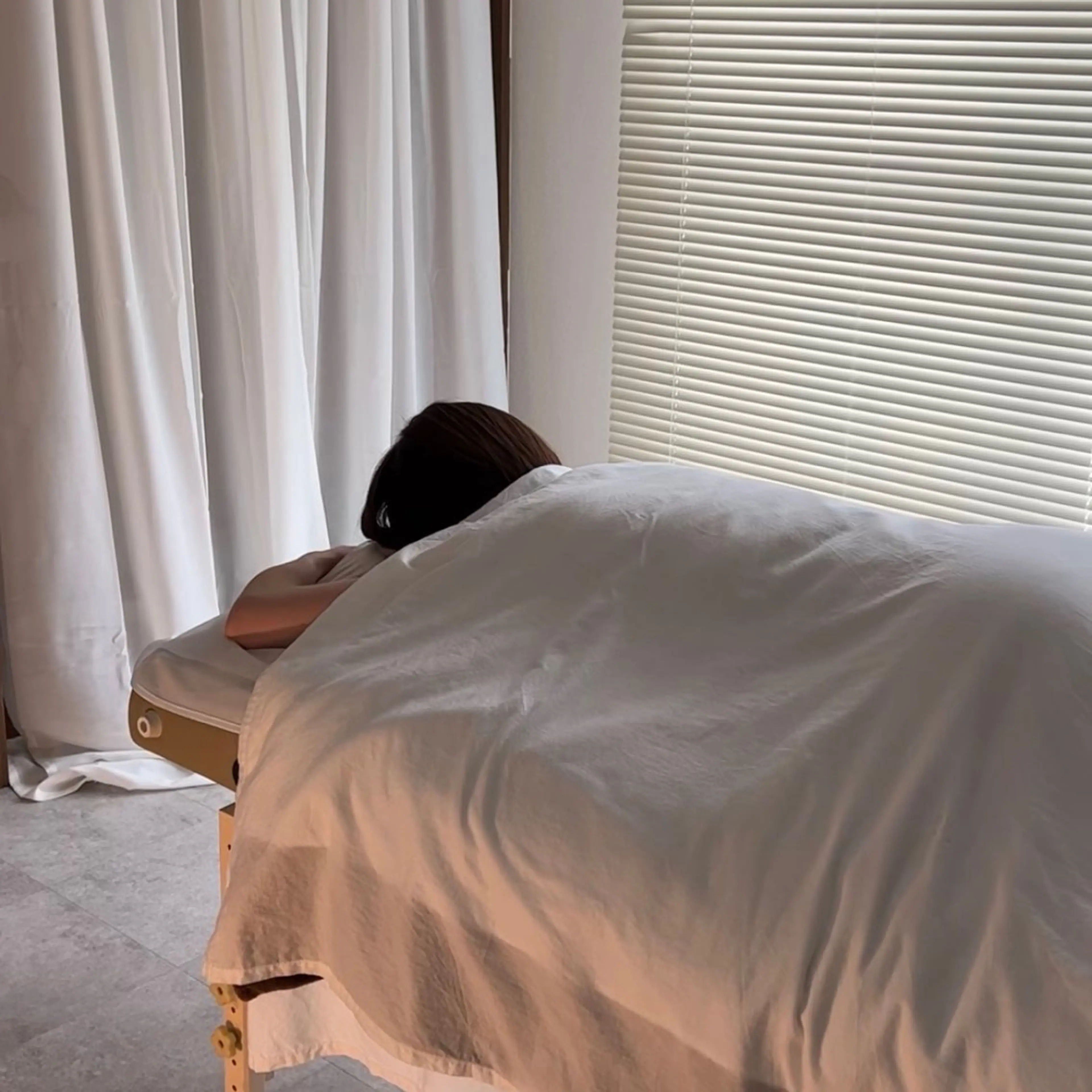 【女性】学生大人気メニュー.*°《全身脱毛（顔、VIOは除く）》の写真