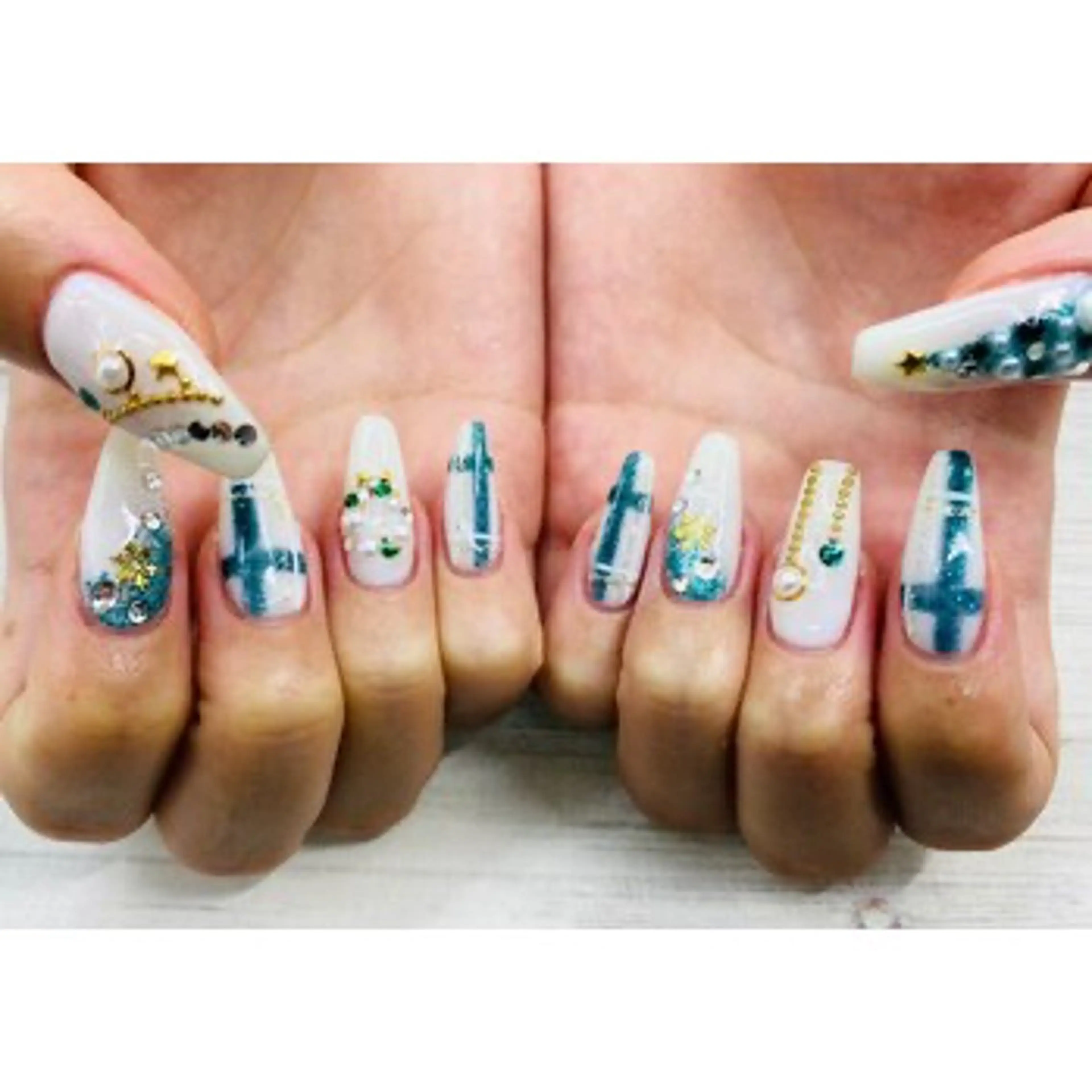 ネイル 冬ネイル クリスマス ハンドネイル ネイルサロン nail_upのネイルデザイン