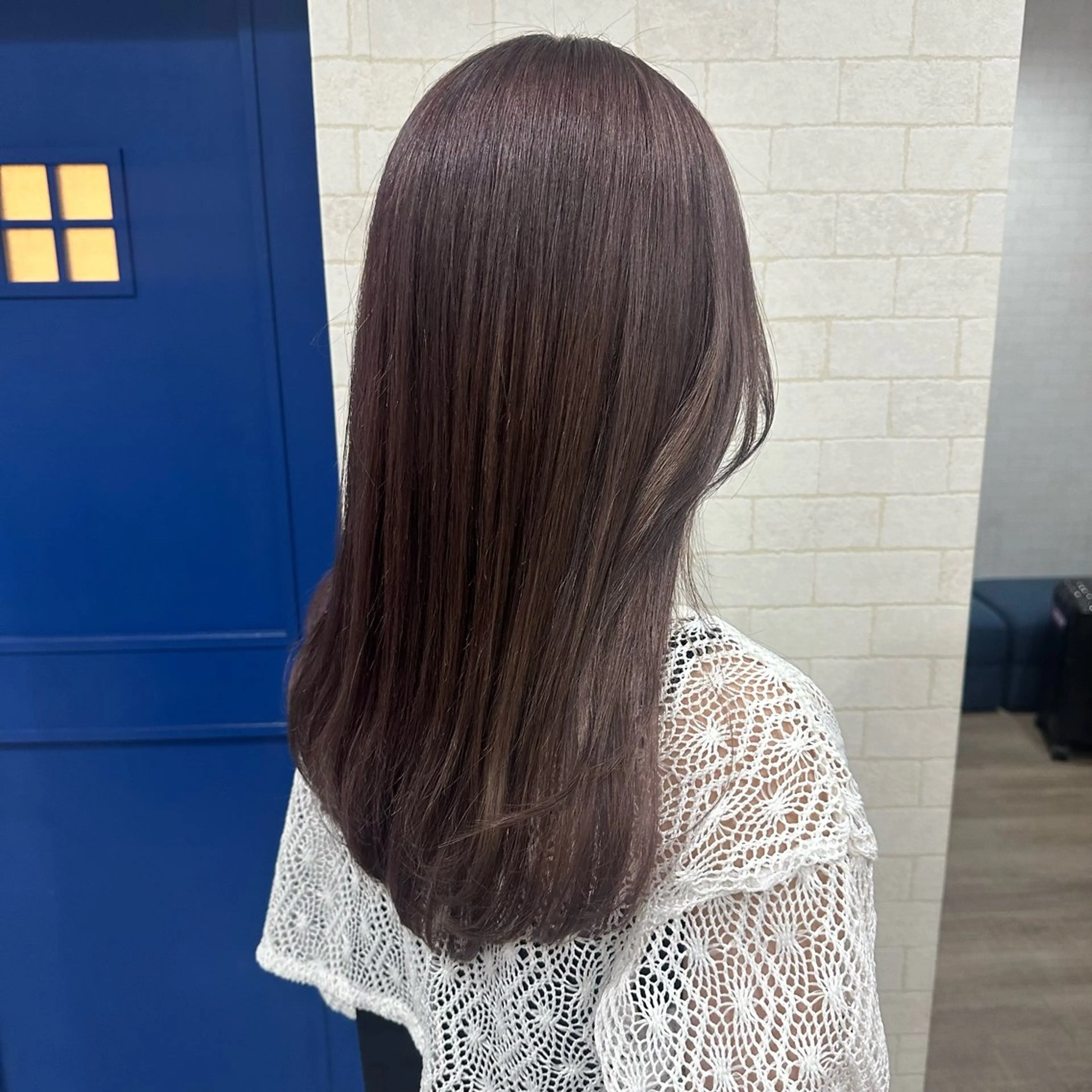 ロング カラー ブリーチ 透明感カラー グレージュ ラベンダーカラー ラベンダーグレージュ CHEMIR所属・安田 萌菜のヘアスタイル