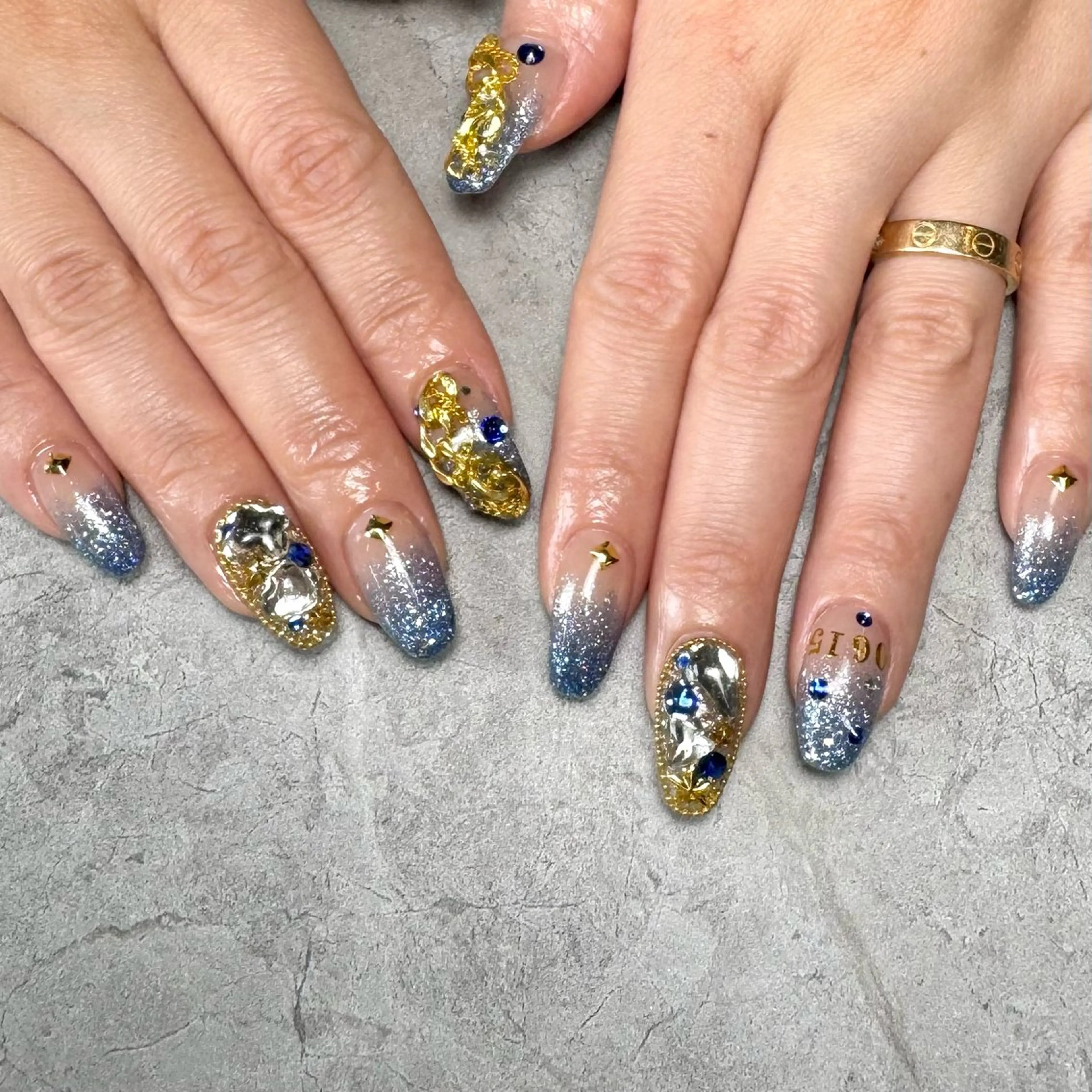 ネイル ブルー フラッシュネイル グラデーション キラキラネイル ラメ(グリッター) ハンドネイル Nail Salon Lillion【リリオン】所属・lillion karenのネイルデザイン