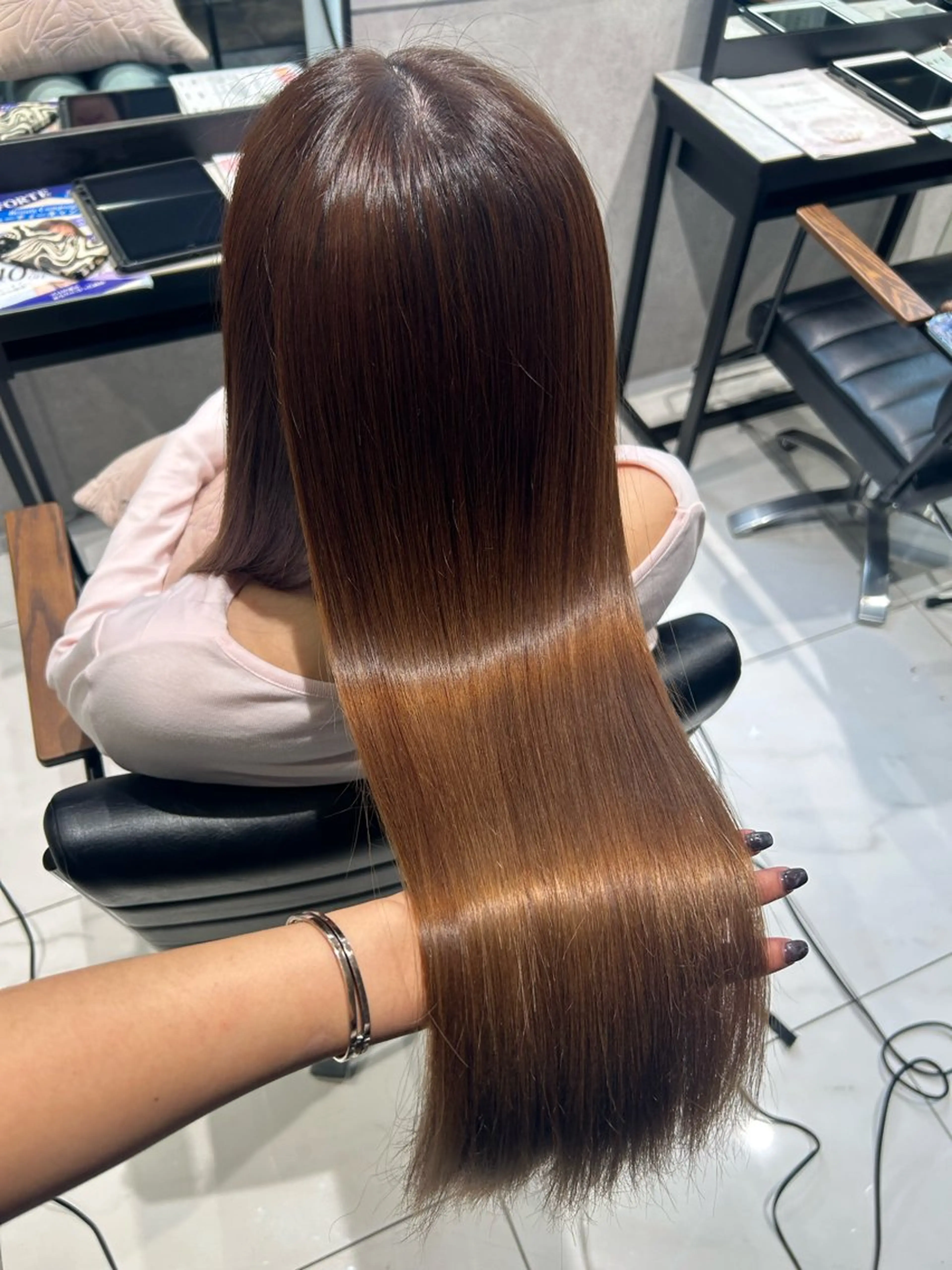 カラー ベージュカラー ヘーゼル 透明感カラー💙 束感マツエク🪼海月のヘアスタイル