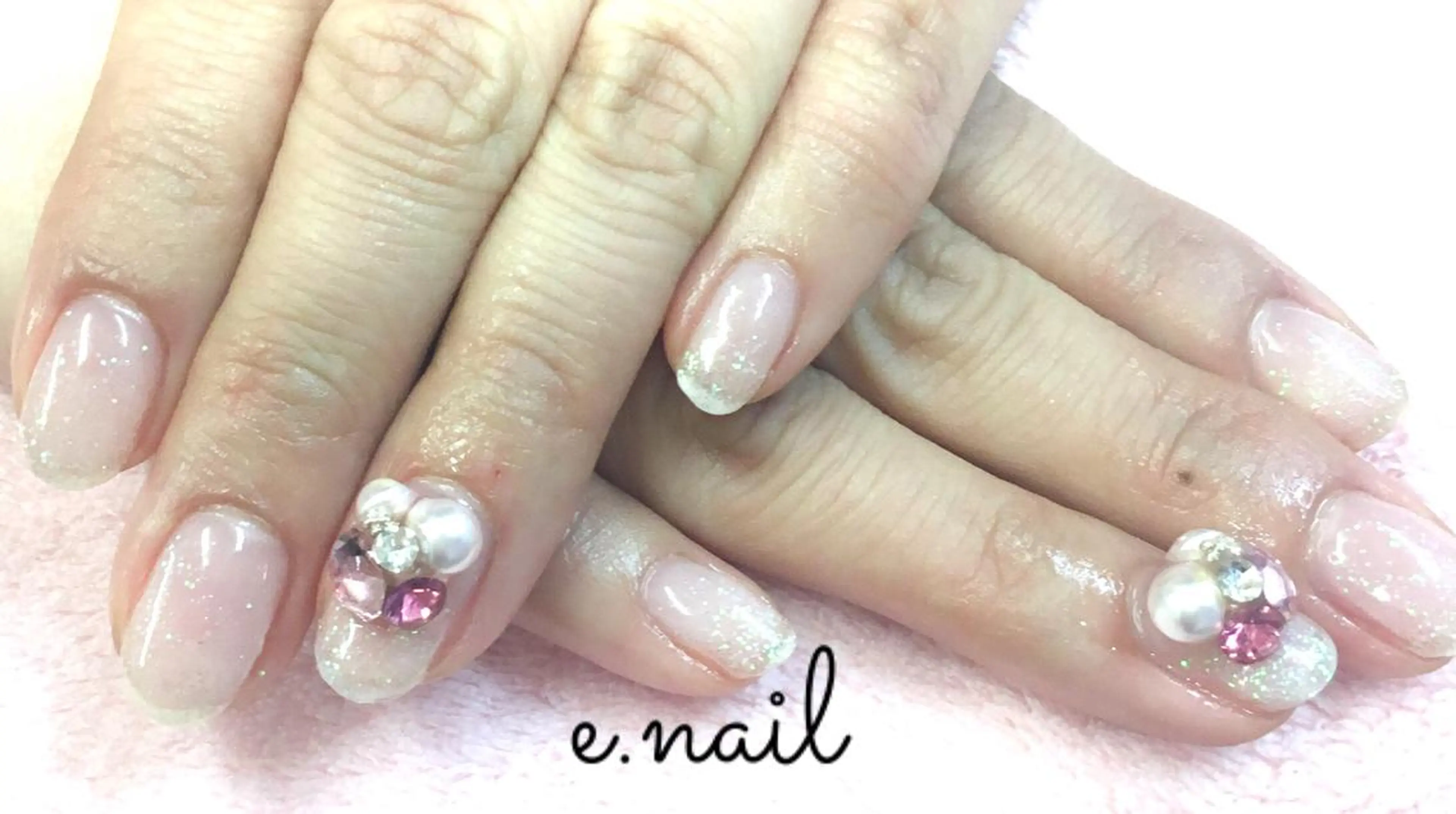 ネイル e.nail所属・和賀井 恵理のネイルデザイン