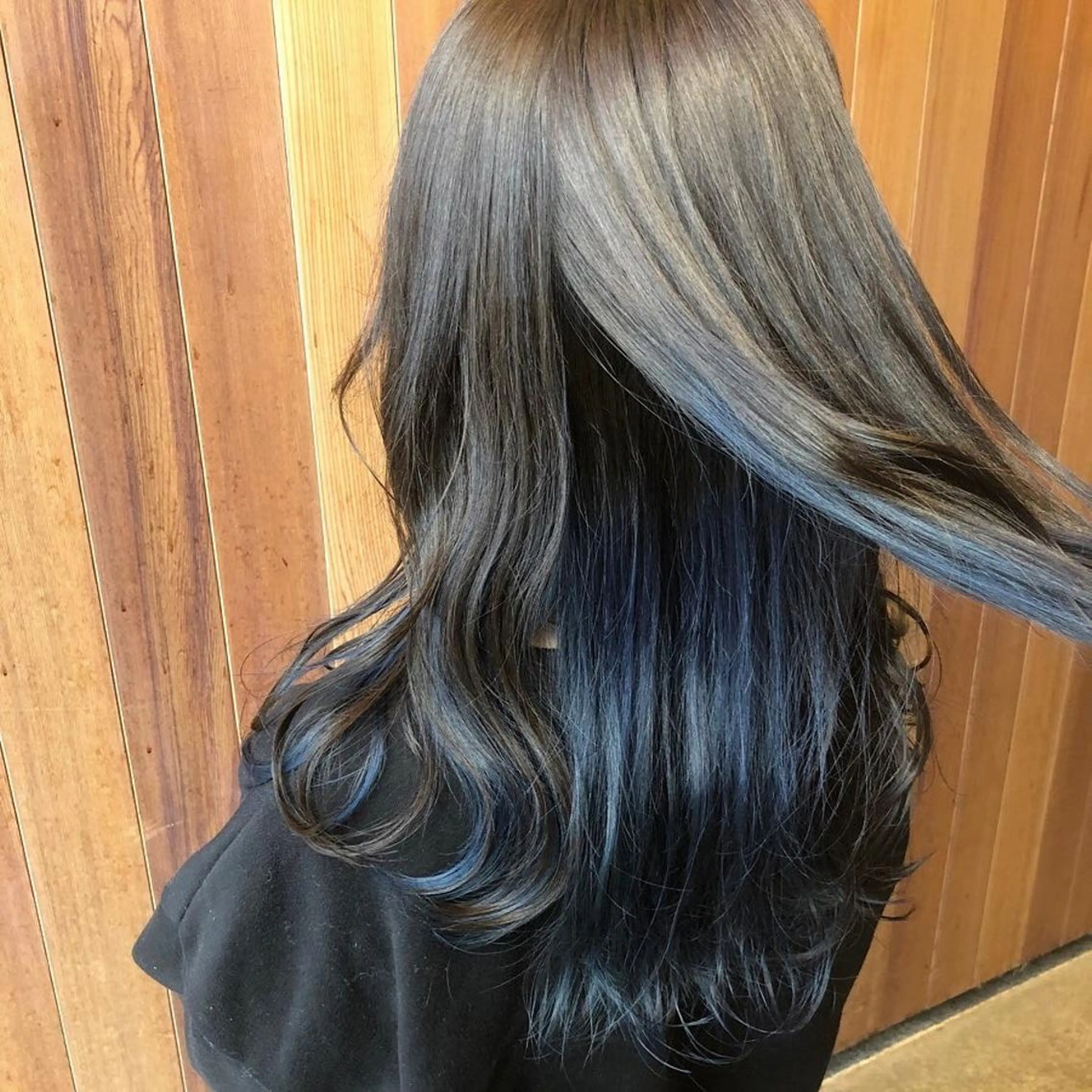 ロング カラー 齋藤 真由のヘアスタイル