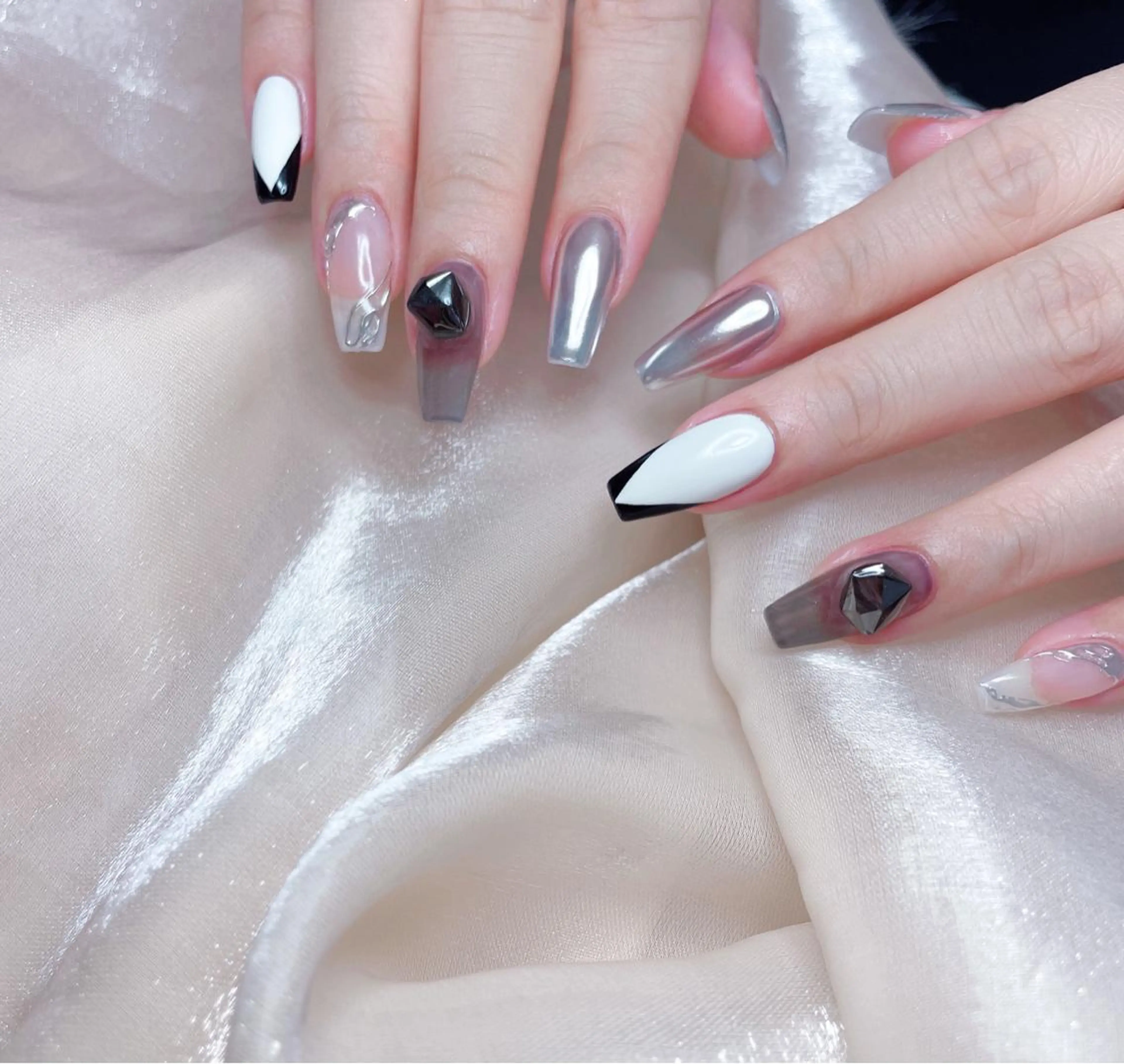 ネイル M🌷nail 長さだし専門店のネイルデザイン