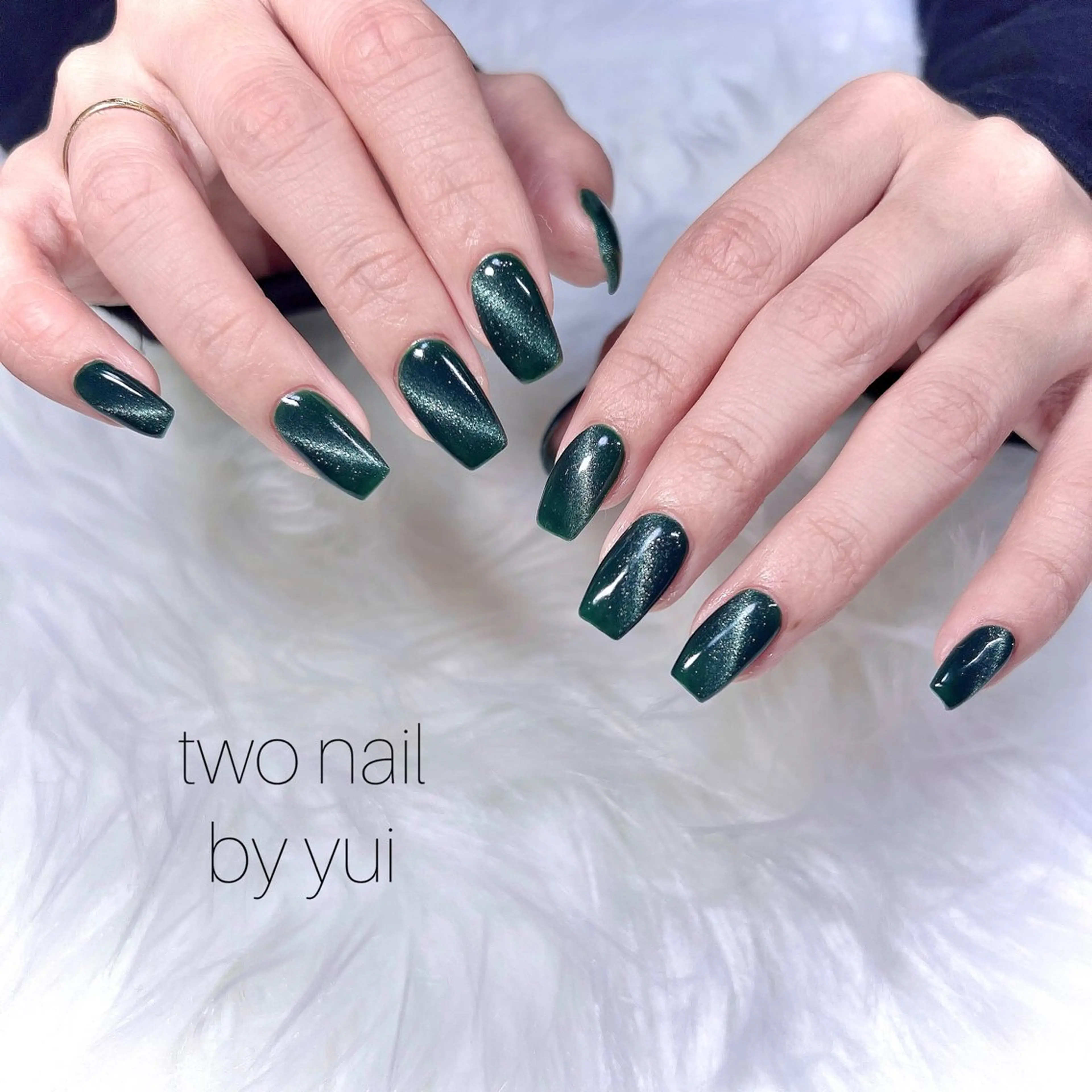 ネイル キラキラネイル マグネットネイル ネイルチップ ホワイト ハンドネイル two nailのネイルデザイン