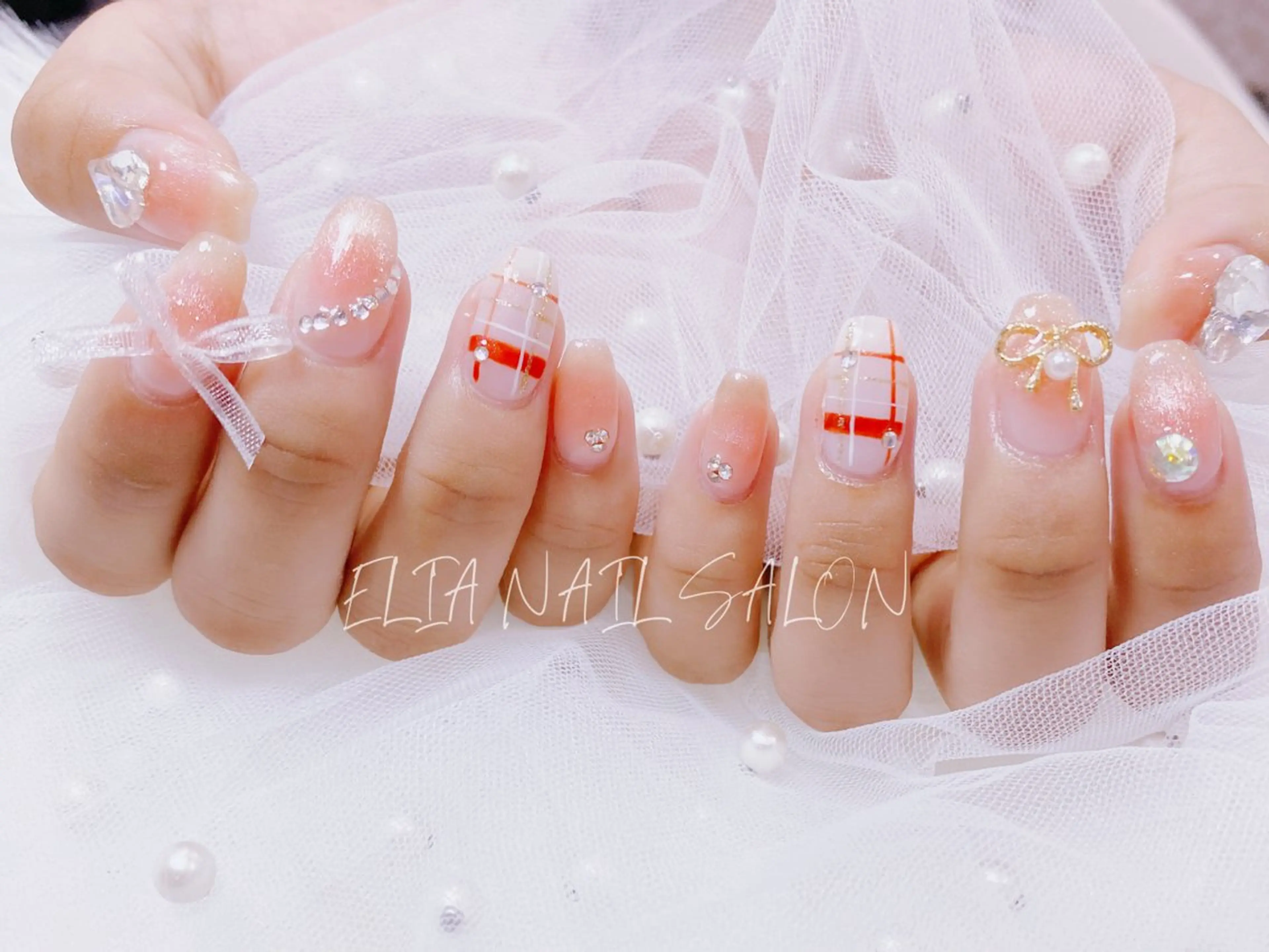 ネイル チークネイル マグネットネイル 赤色 cici nailのネイルデザイン