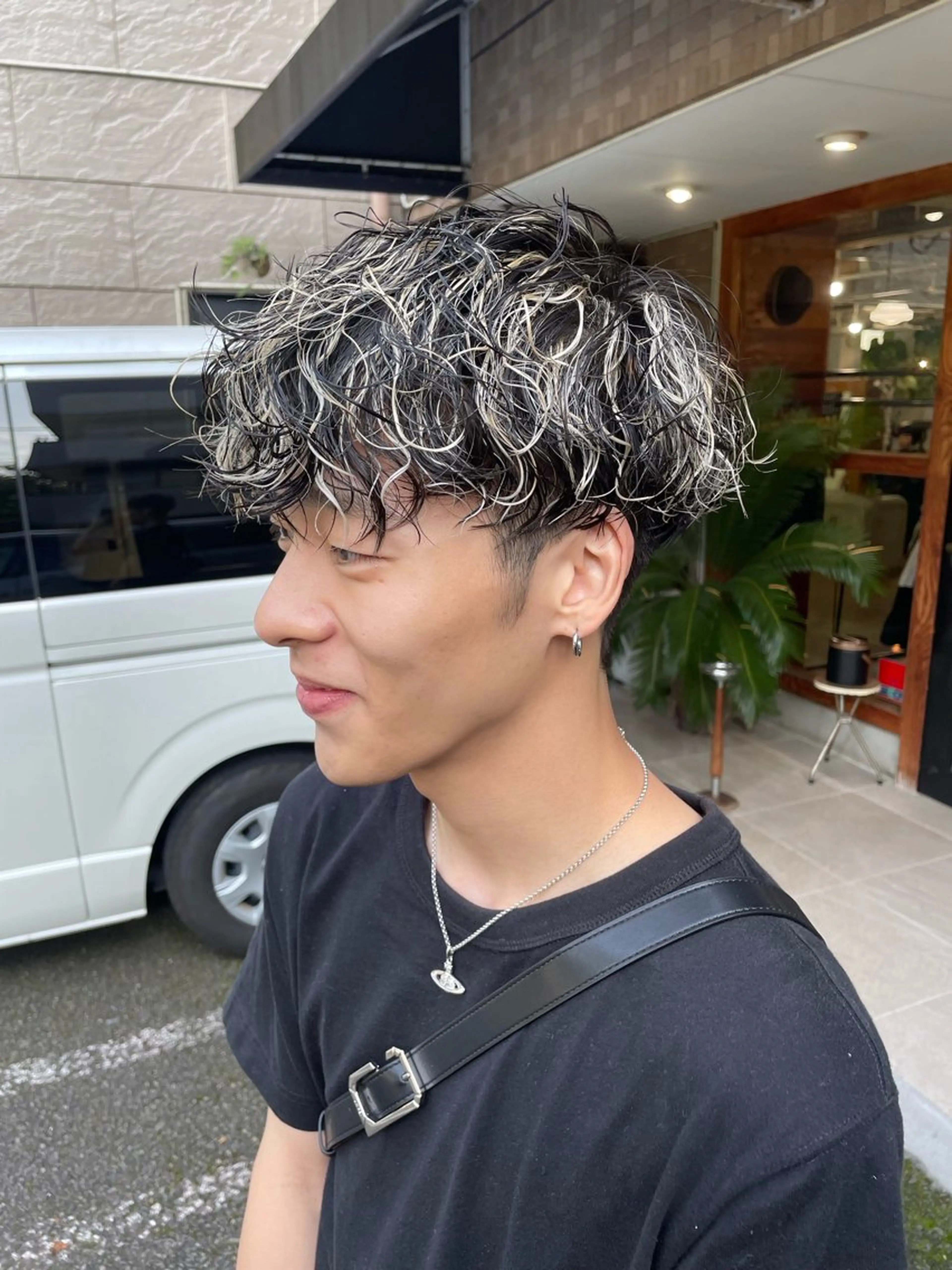 メンズカットパーマハイライトの写真