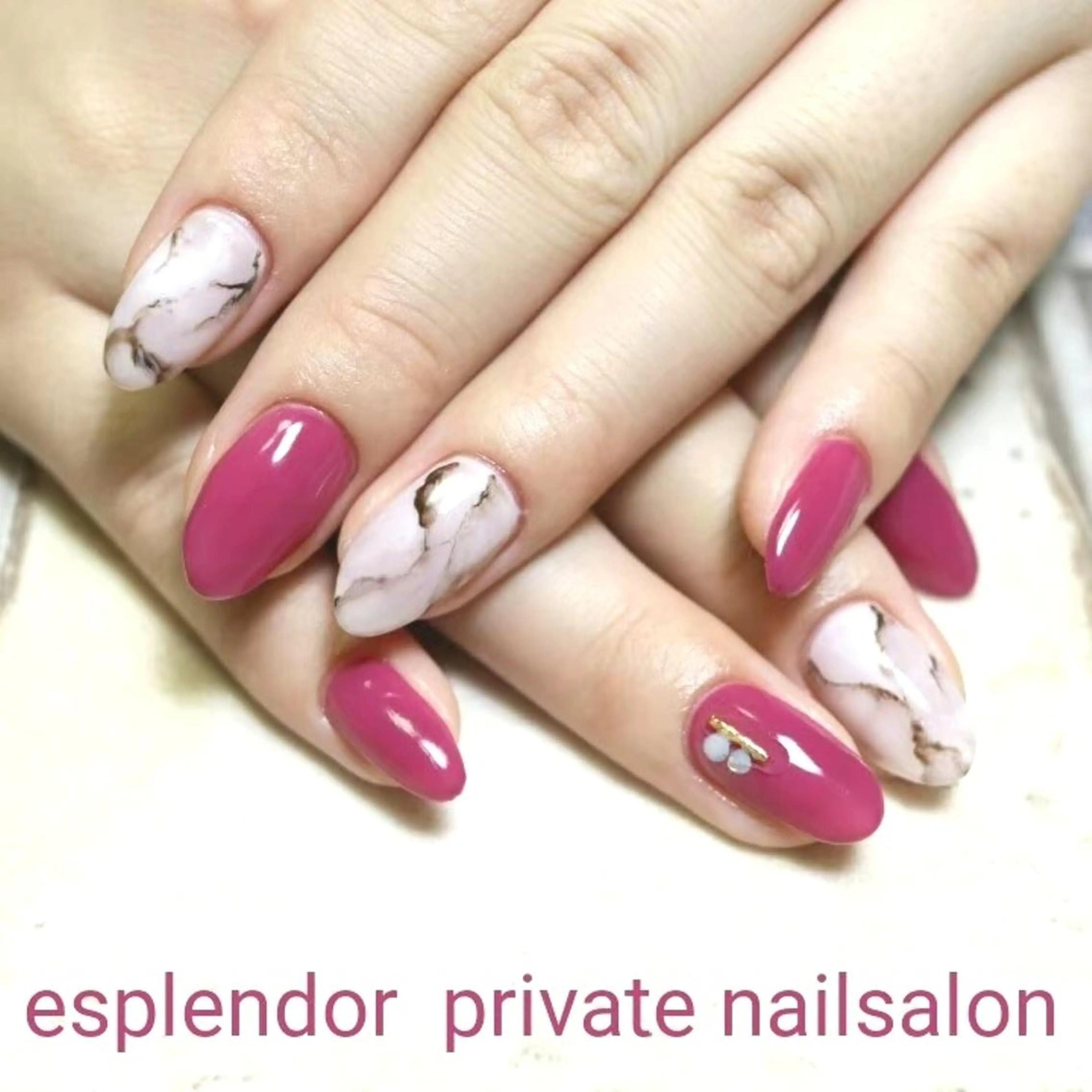 ネイル アートネイル 大理石ネイル(マーブル) ピンク esplendor  エスプレンドル所属・esplendor  エスプレンドルのネイルデザイン