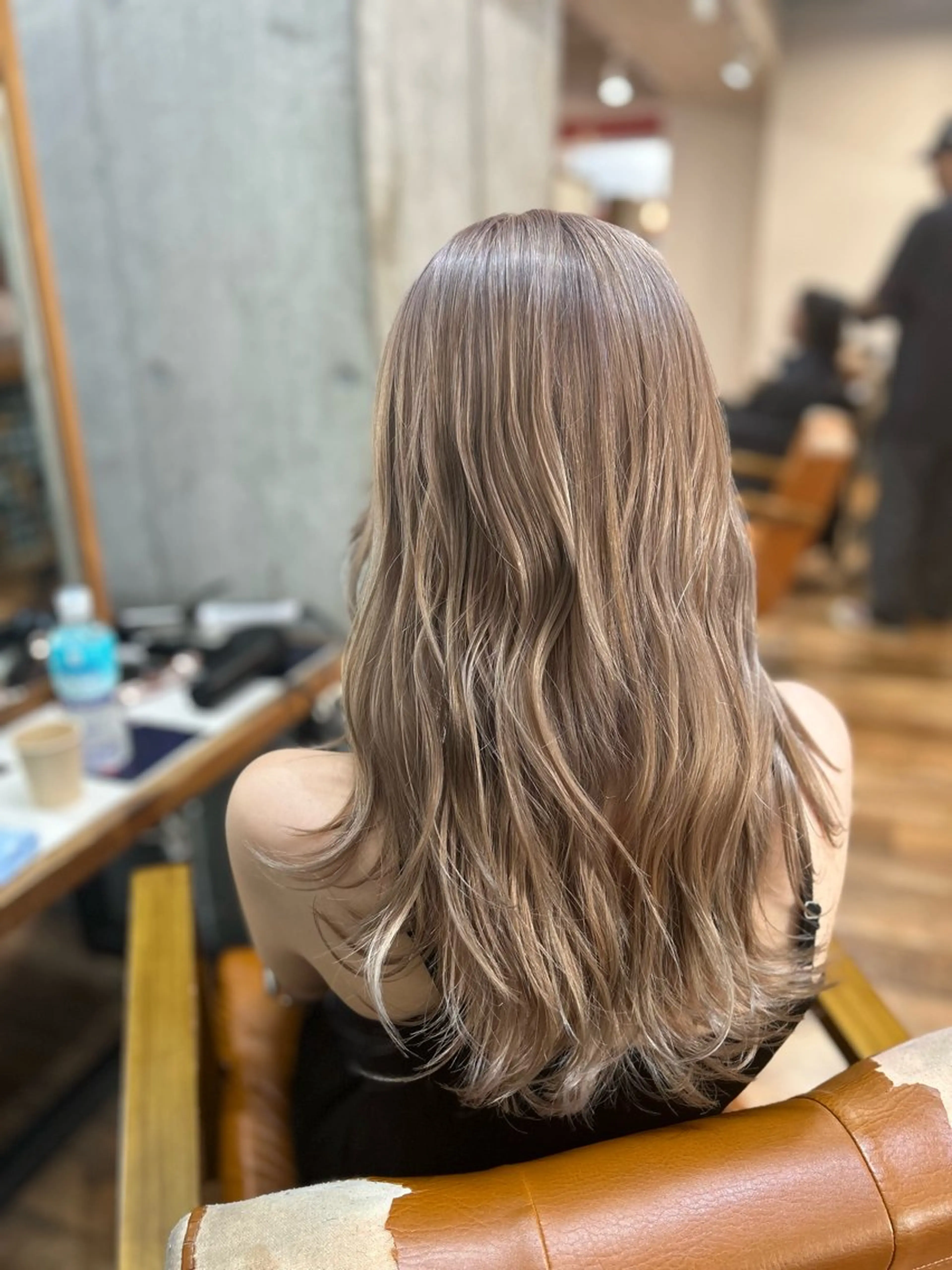 ロング カラー ヘアカラー トリートメント 🎨デザイン🥇 美髪・艶髪　日暮千敬のヘアスタイル