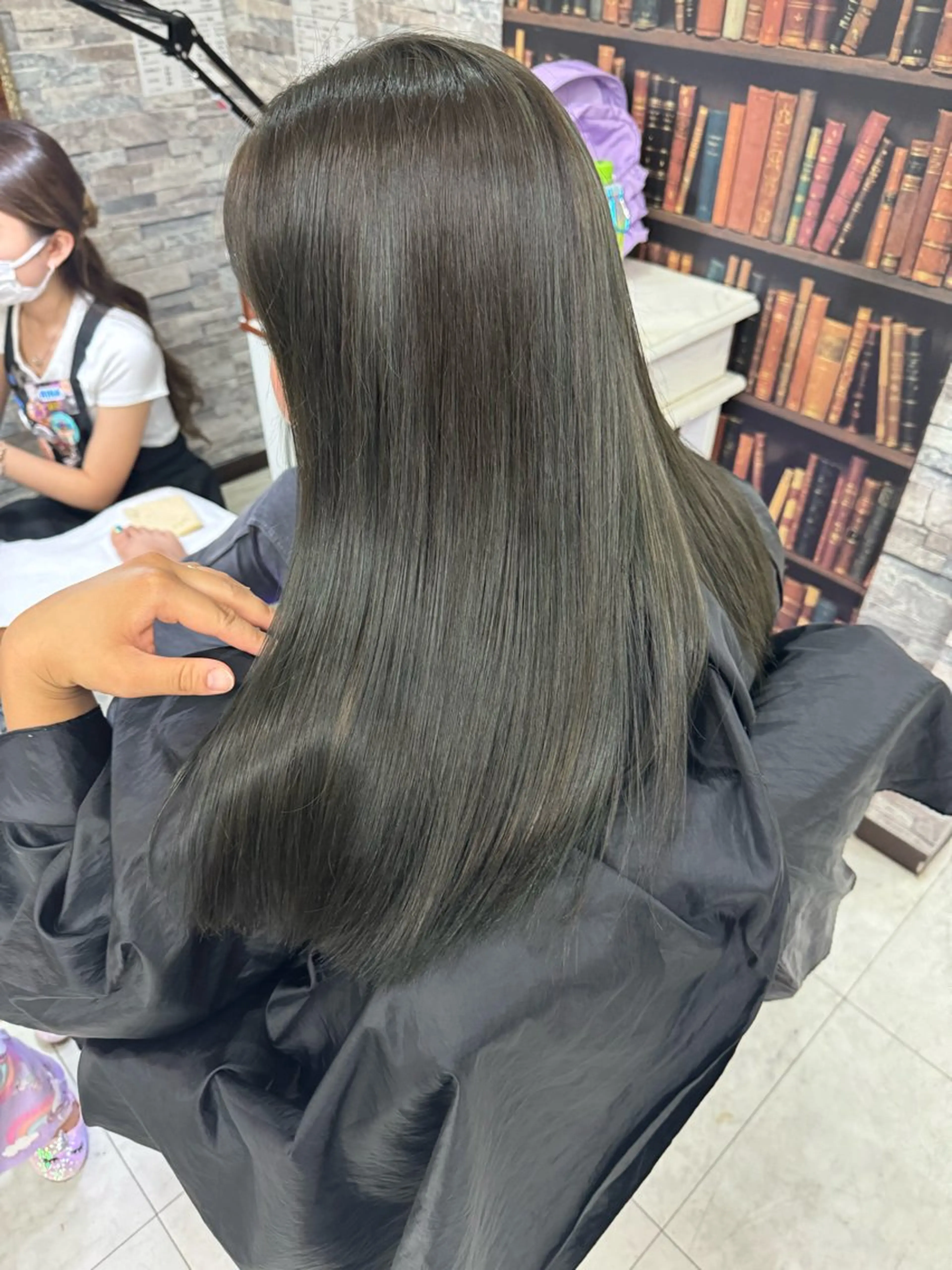 セミロング ヘアカラー トリートメント 土屋朱理/ ハイトーンカラーのヘアスタイル