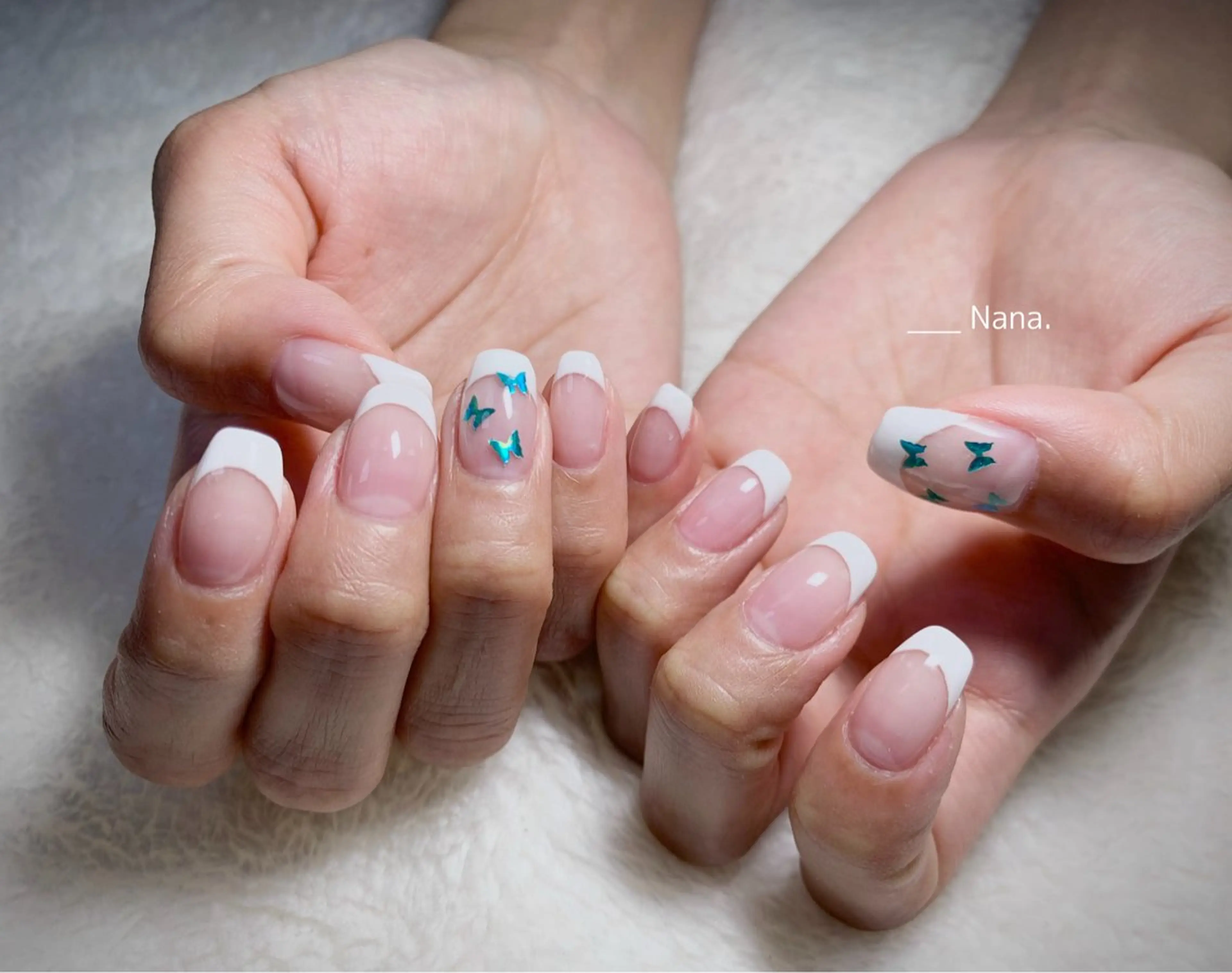 ネイル フレンチネイル ホログラムネイル salon Nana所属・Iwata Mikiのネイルデザイン