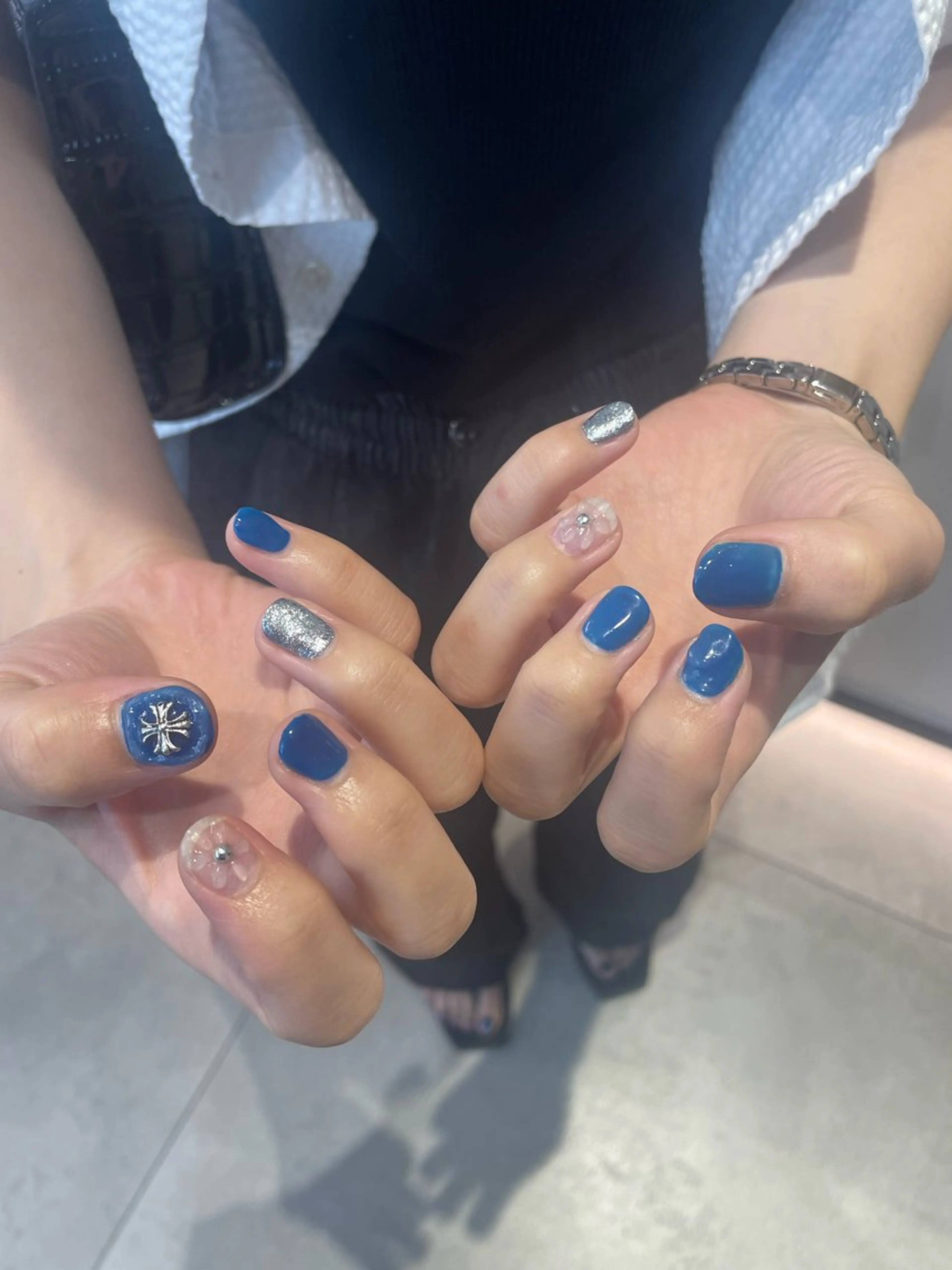 ネイル ハンドネイル 🌟暖色系ハイトーン 🌟AIのヘアスタイル