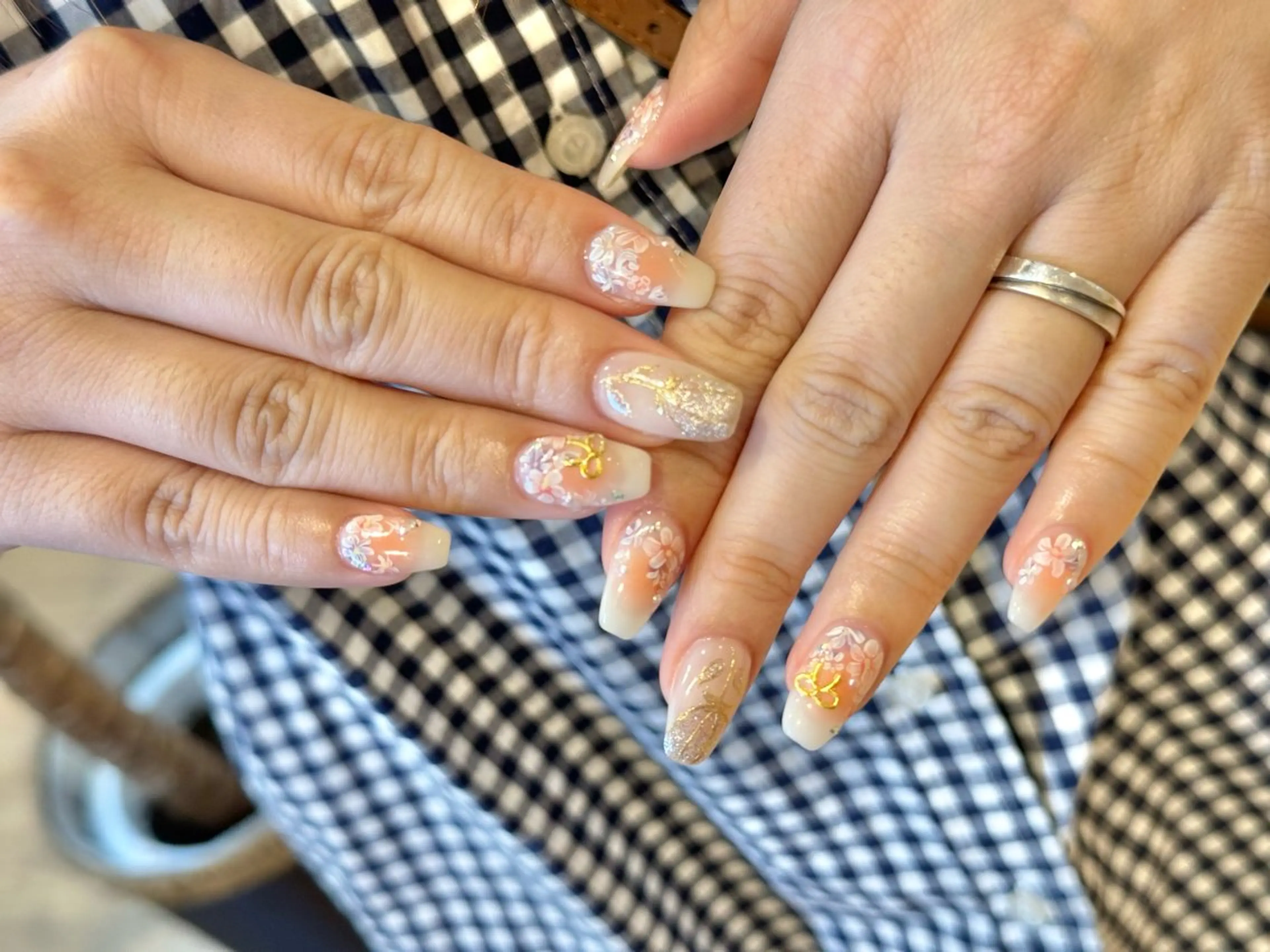 ネイル フラワーネイル ハンドネイル 痛ネイル🩶推し活 🤍店長sagawaのネイルデザイン