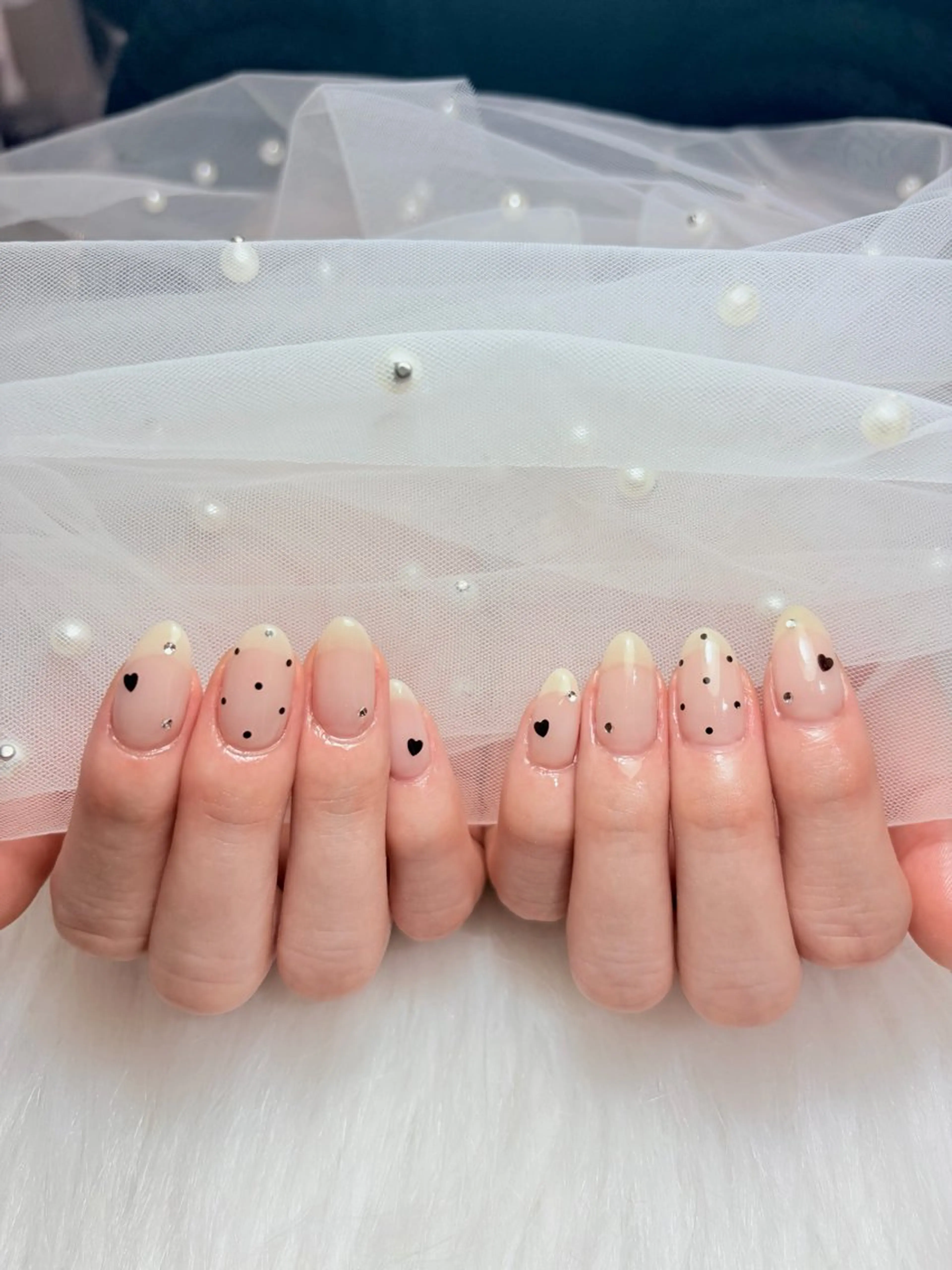 ネイル ハンドネイル 𝐴𝑘𝑎𝑟𝑖 🤎のネイルデザイン