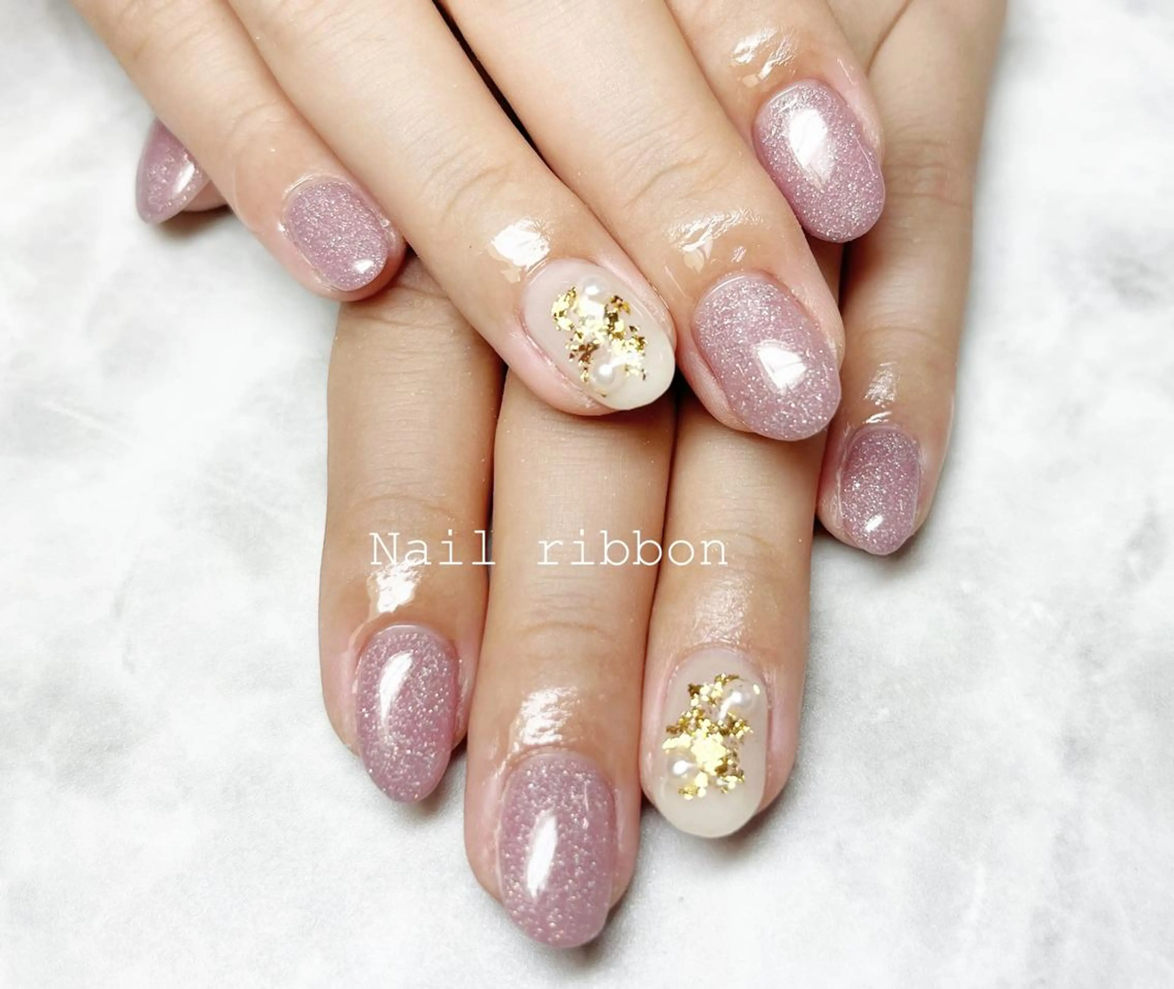 ネイル ネイルリボン 受付スタッフのネイルデザイン