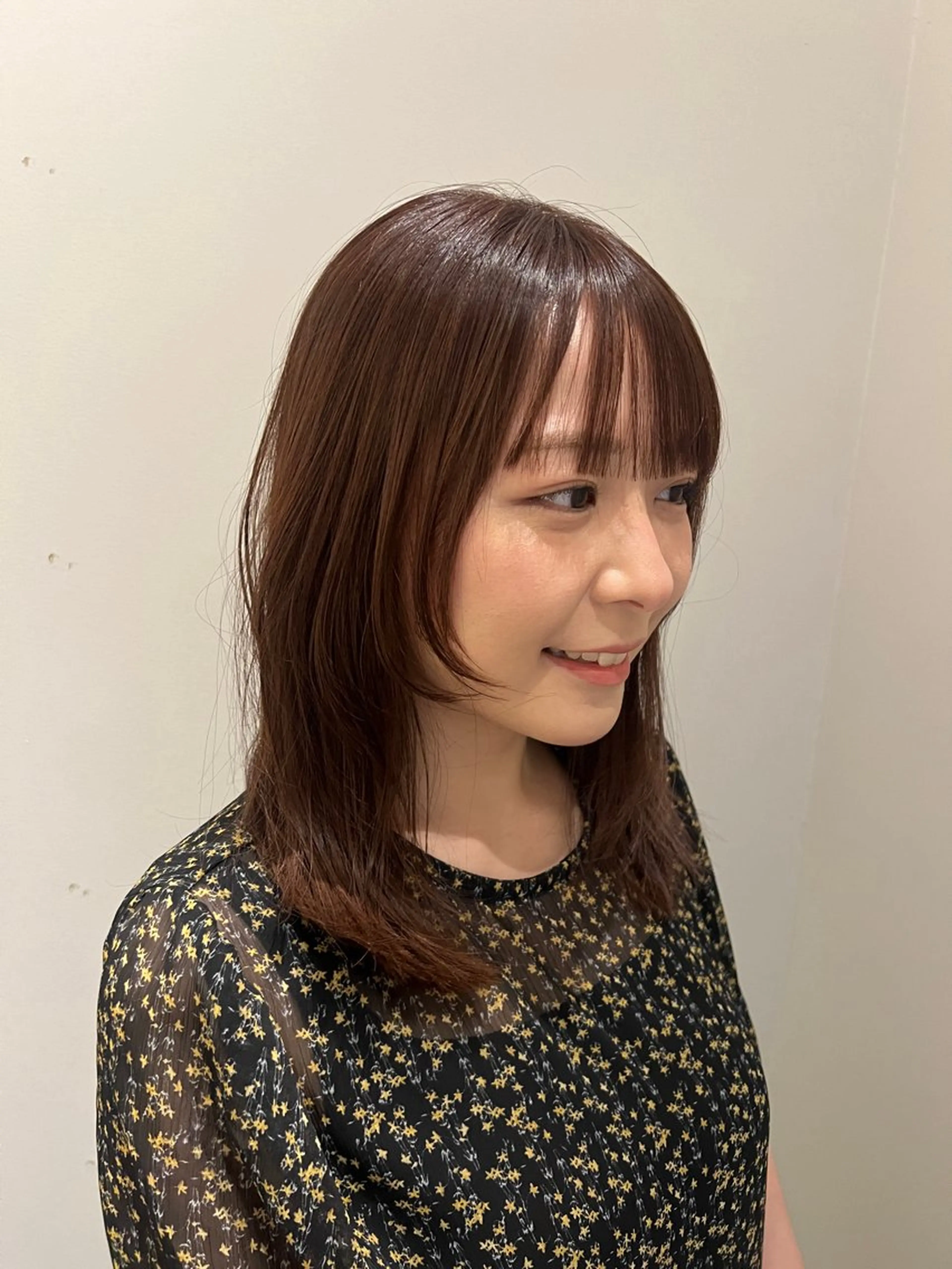 ミディアム カラー ブラウンカラー 顔まわりレイヤー 顔周りカット レイヤーカット beleefric 🩵黒木芽衣のヘアスタイル