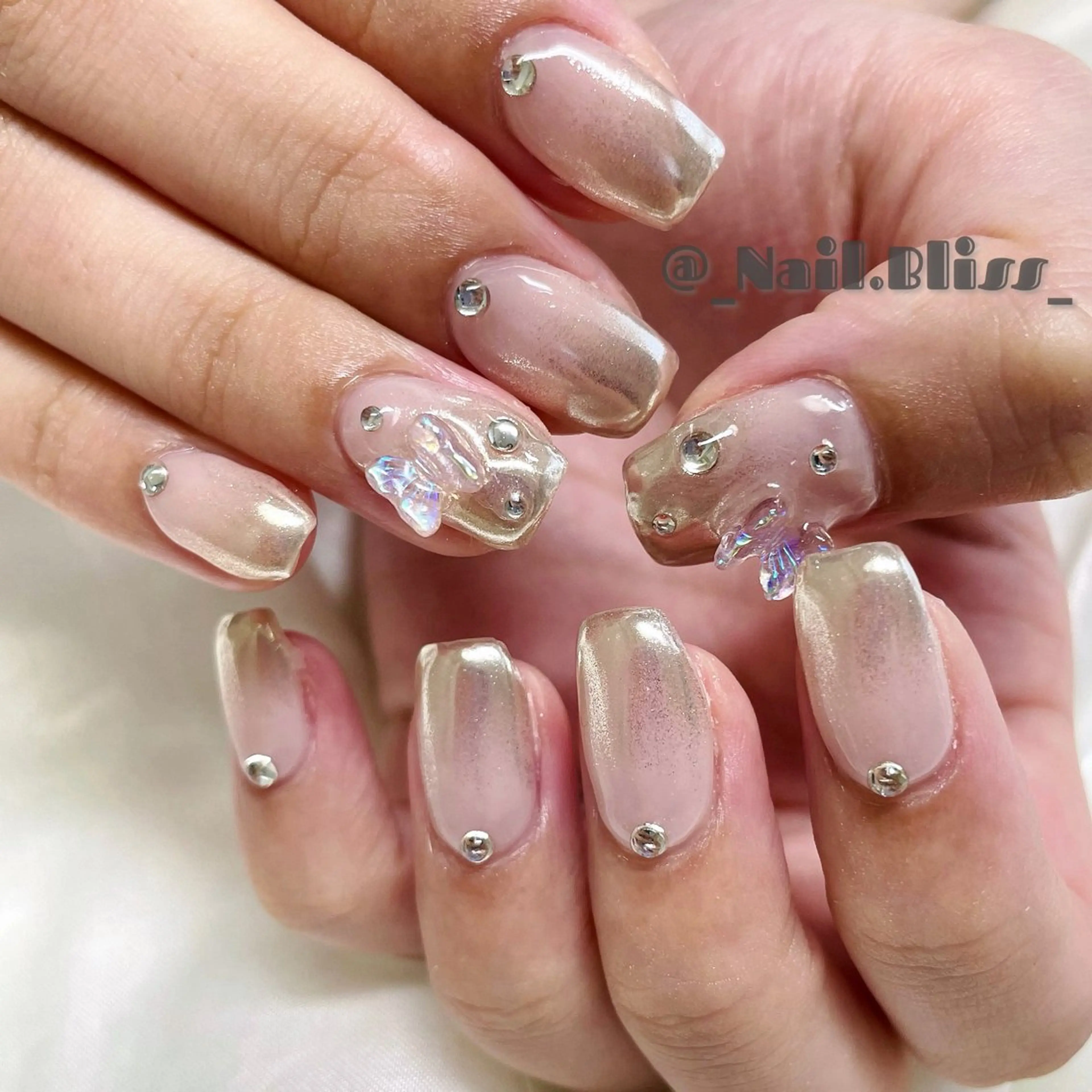 ネイル グラデーション 氷ネイル・うるうるネイル ミラーネイル ハンドネイル NAIL BLISSのネイルデザイン