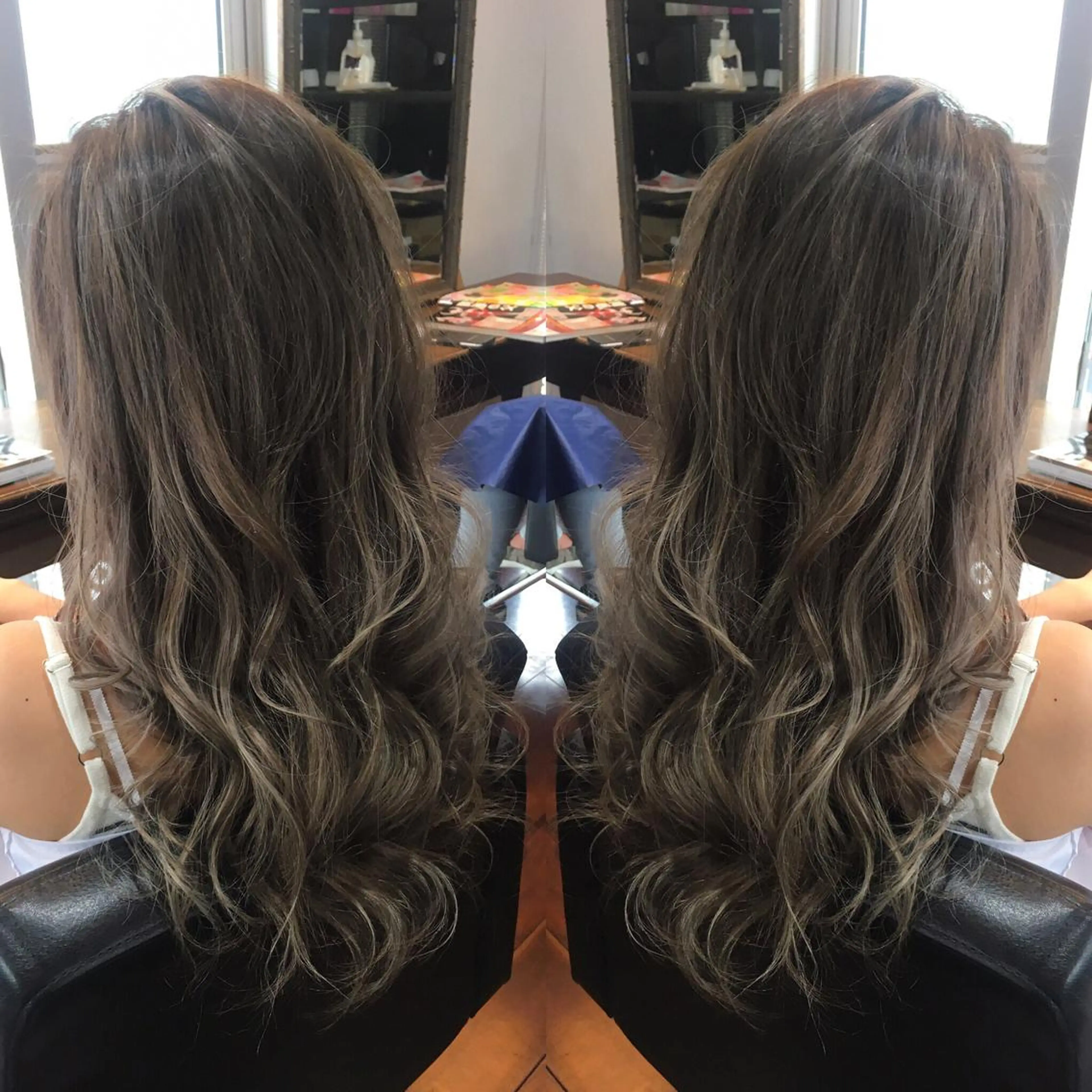 ロング カラー ヘアアレンジ グラデーションカラー ハイライトカラー ハイライト 吉本 yoshimotoのヘアスタイル