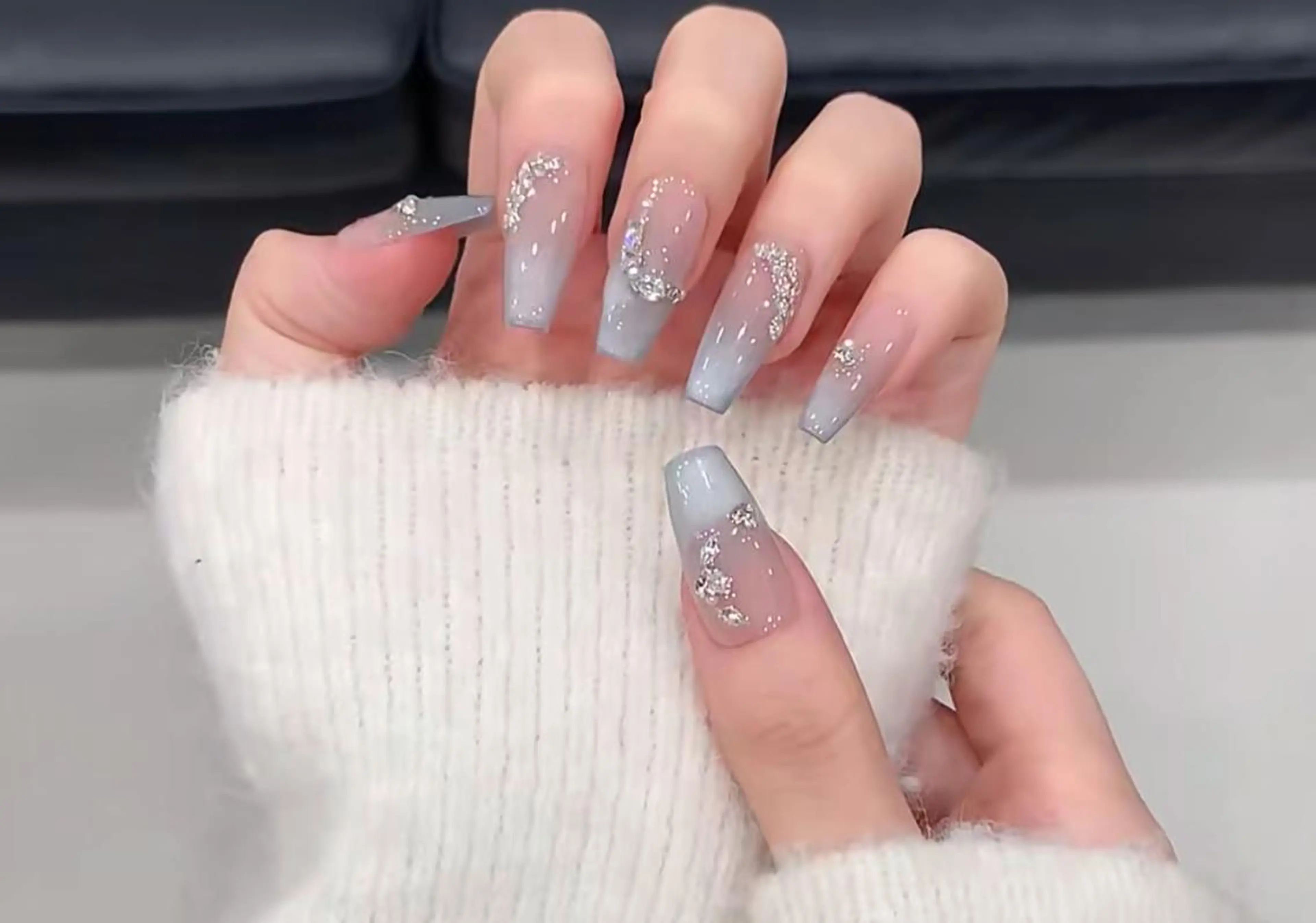 【ご新規様チープスカルプ長さだし+マグネットカラーグラデ+ストーン10粒付き】¥11000の写真